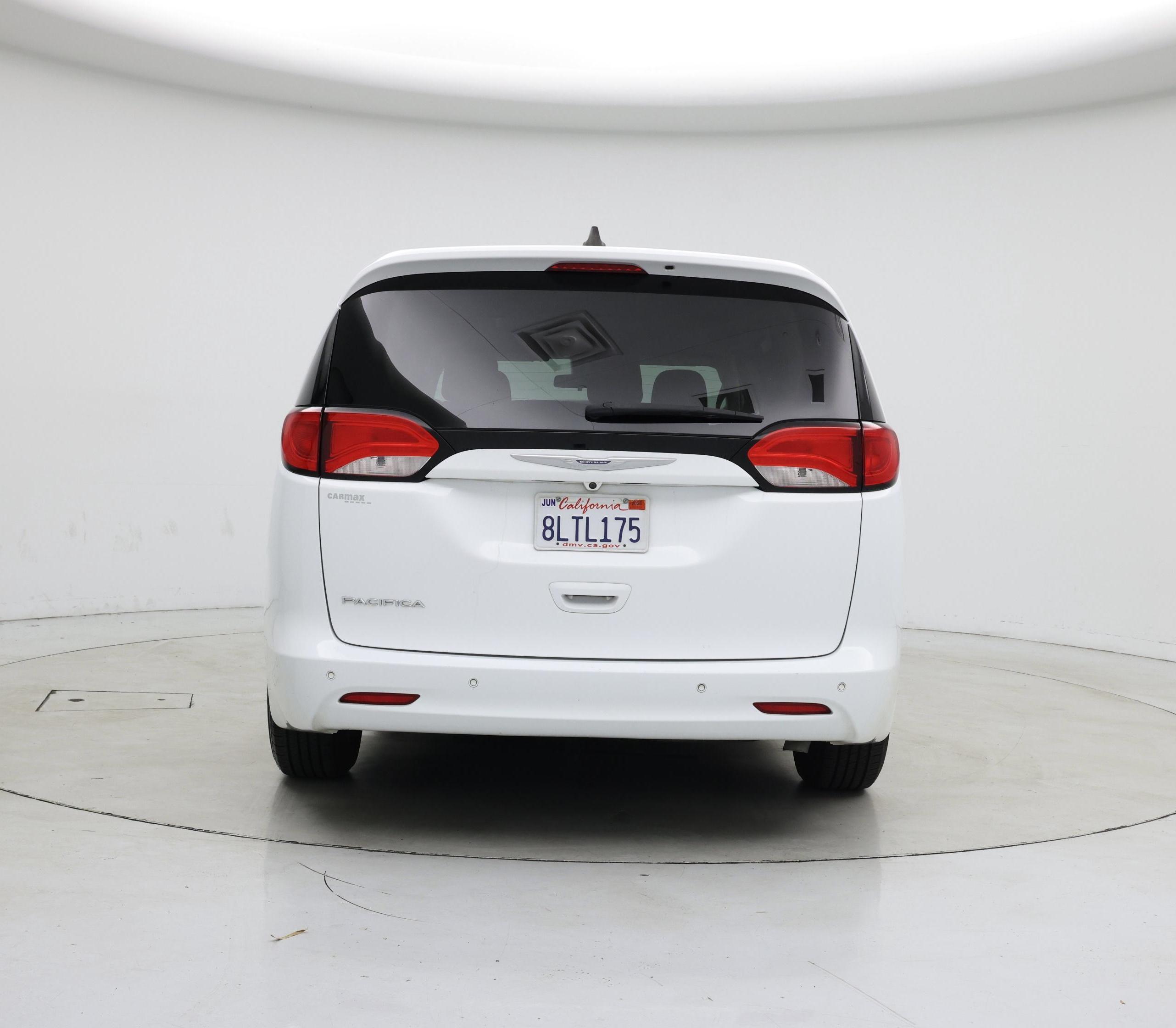 Thumbnail: 2018 Chrysler Pacifica - 6