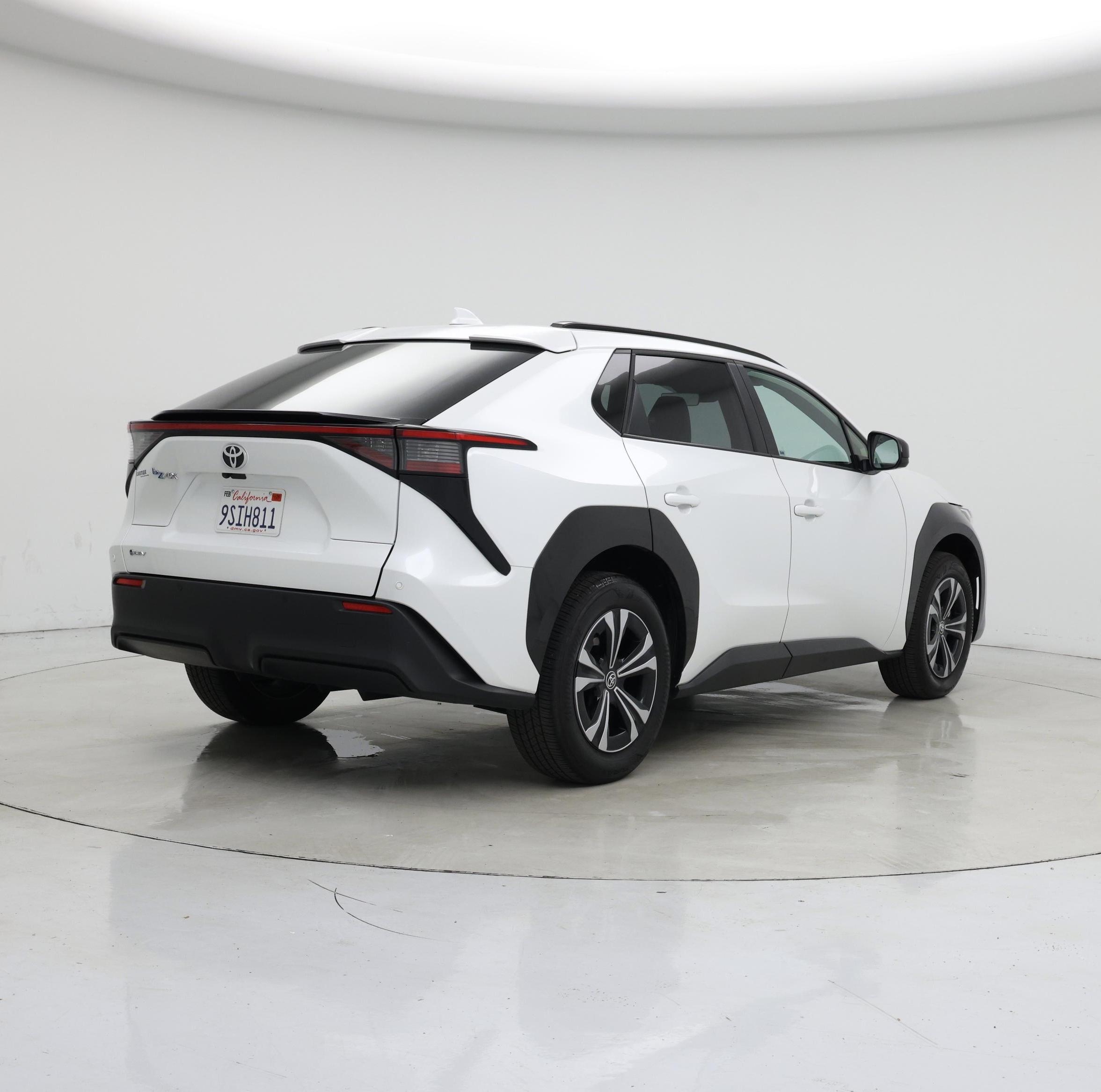 Thumbnail: 2024 Toyota bZ4X - 8
