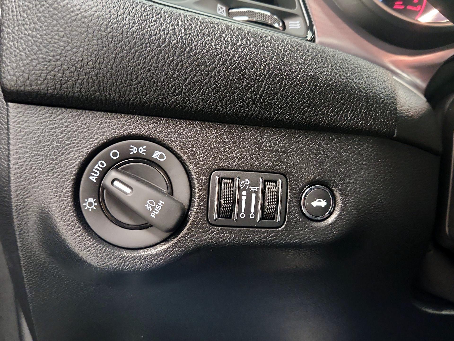 Thumbnail: 2021 Dodge Challenger - 13