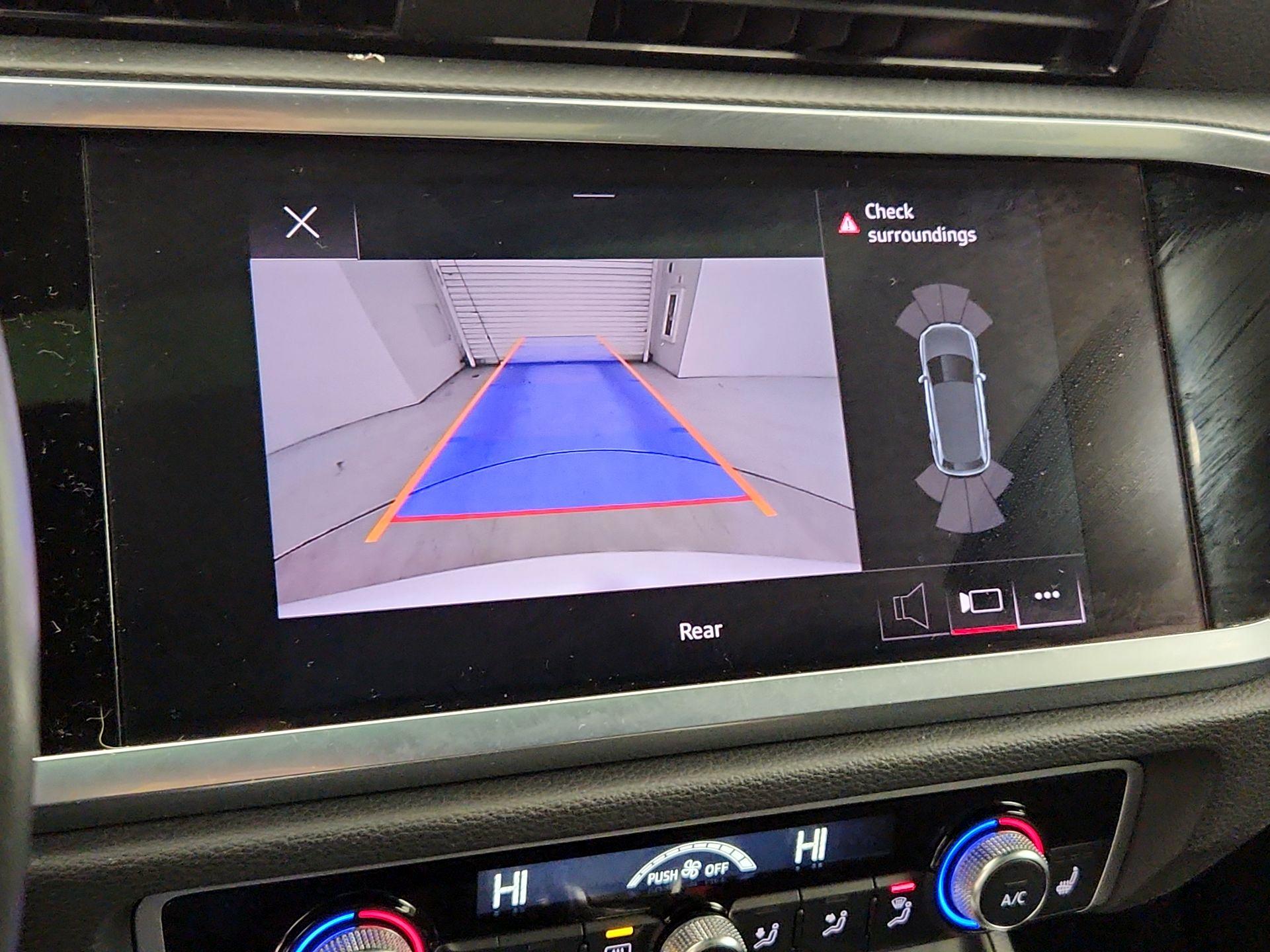 Thumbnail: 2022 Audi Q3 - 14