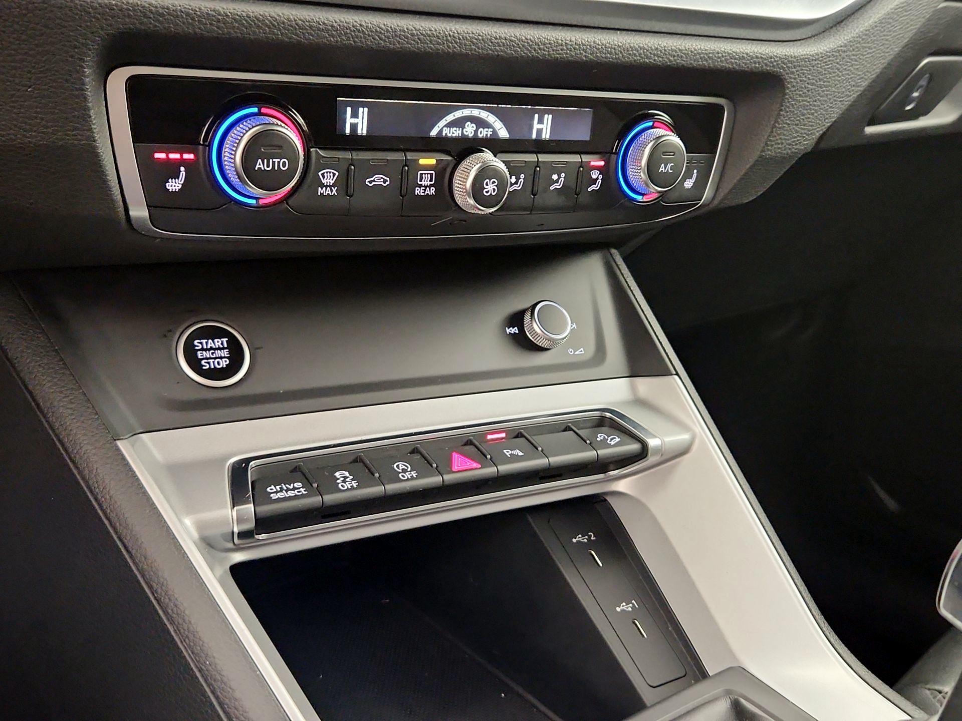 Thumbnail: 2022 Audi Q3 - 16