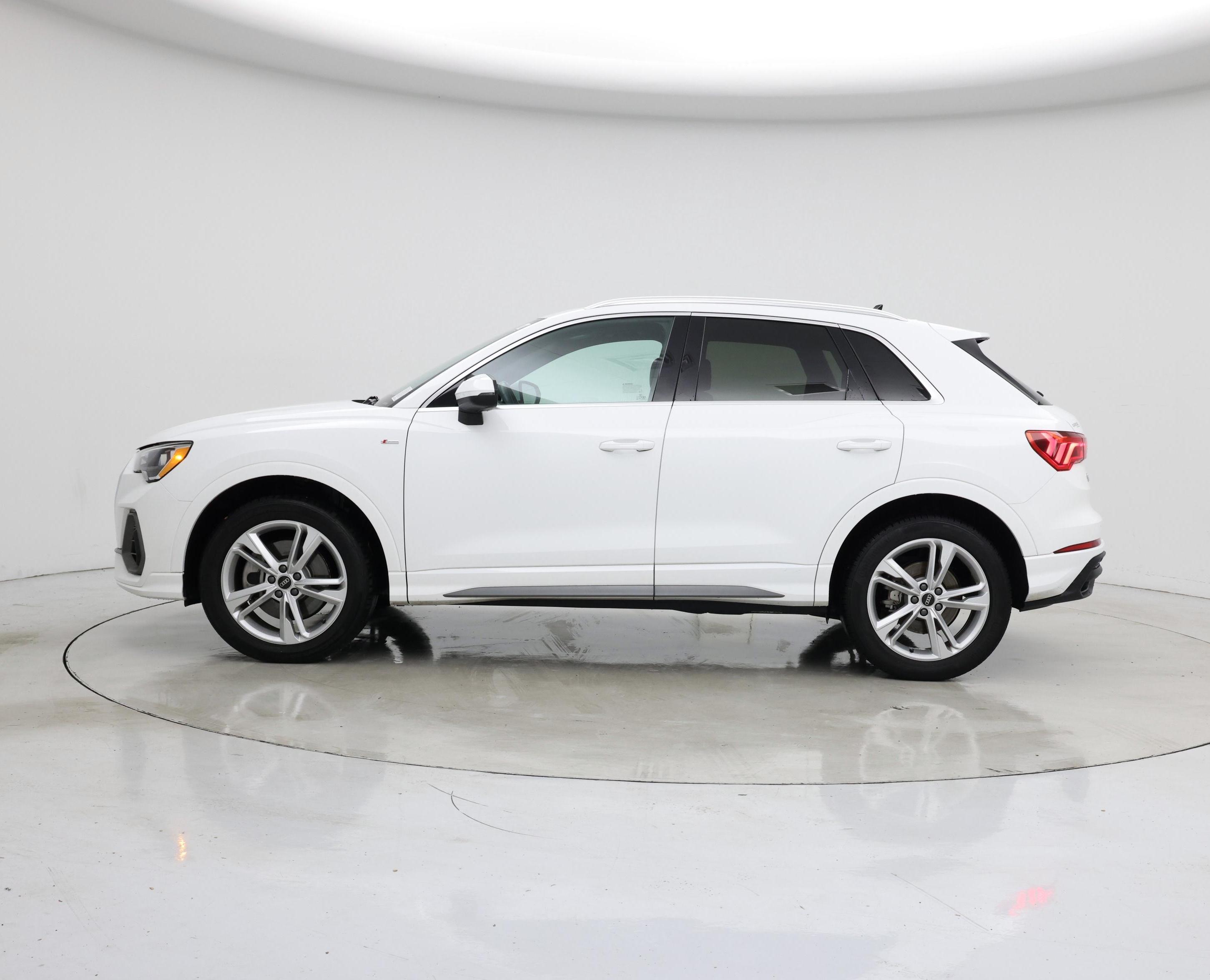 Thumbnail: 2022 Audi Q3 - 3