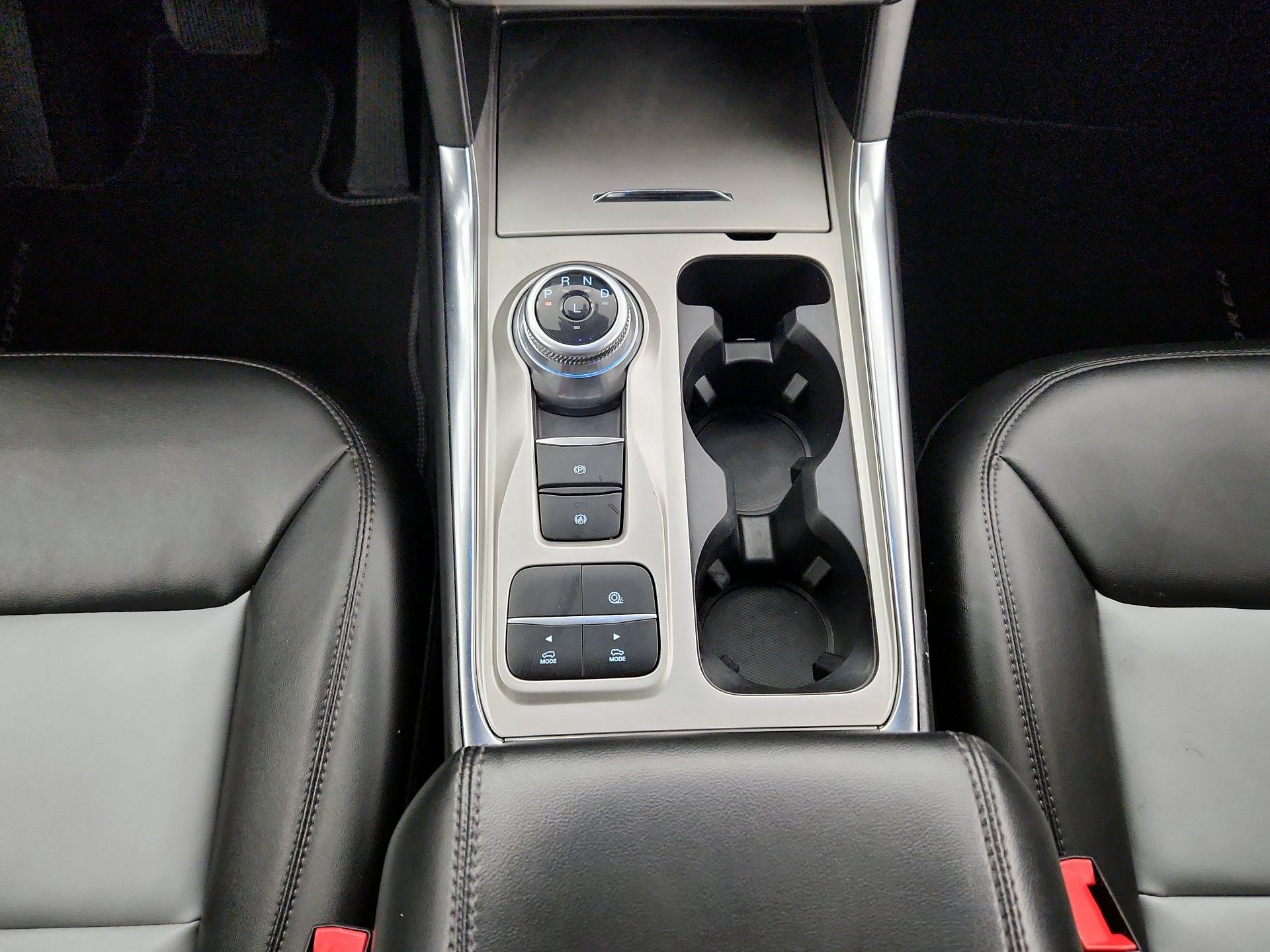 Thumbnail: 2022 Ford Explorer - 17