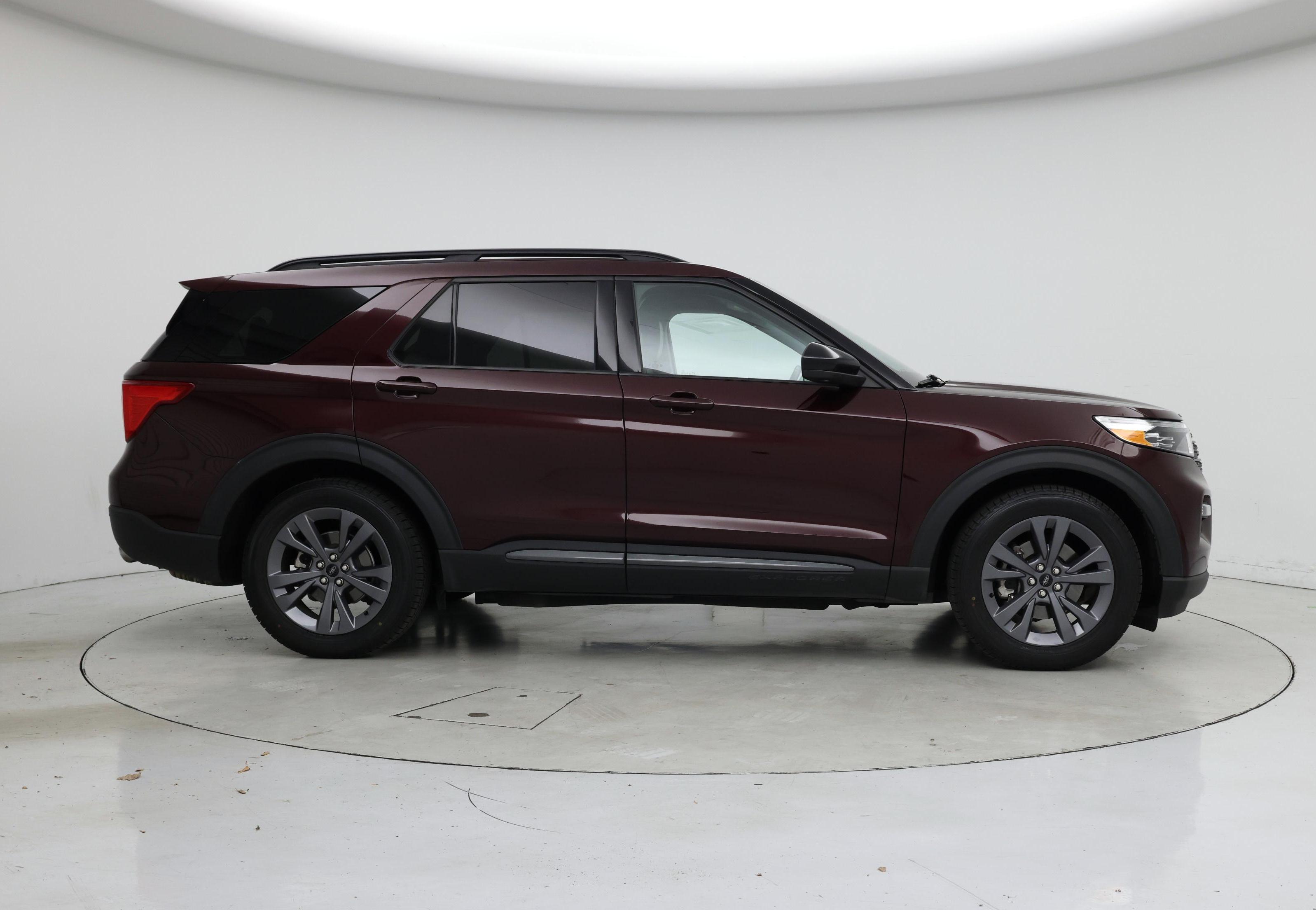 Thumbnail: 2022 Ford Explorer - 7