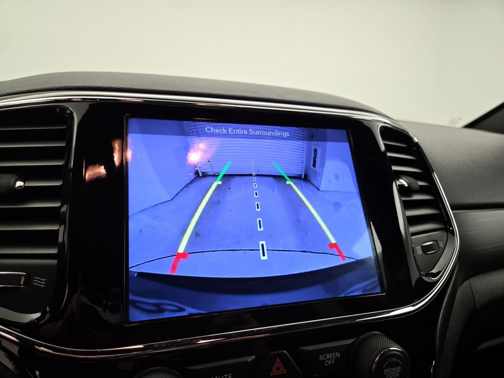 Thumbnail: 2019 Jeep Grand Cherokee - 15