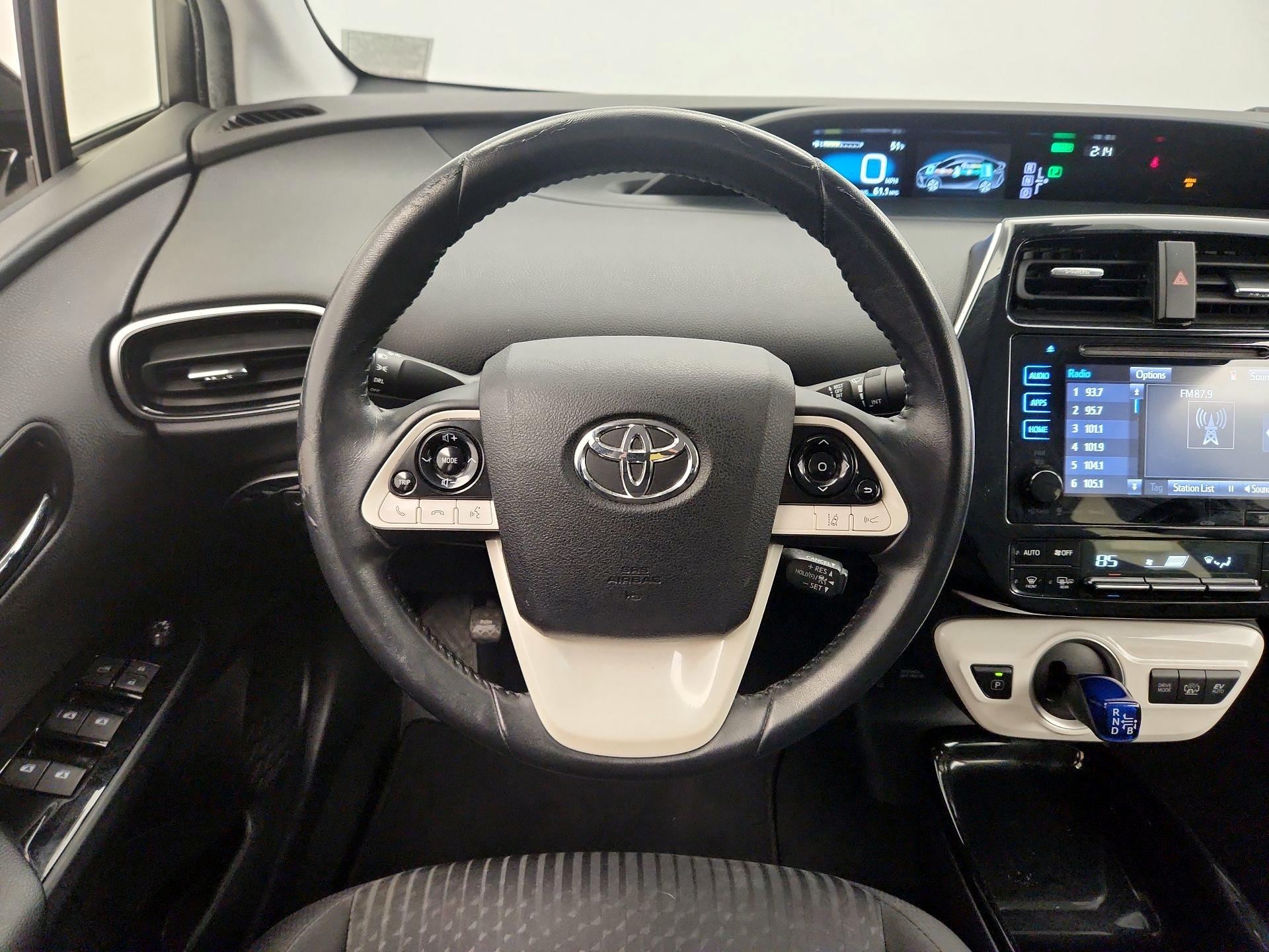 Thumbnail: 2017 Toyota Prius Prime - 10