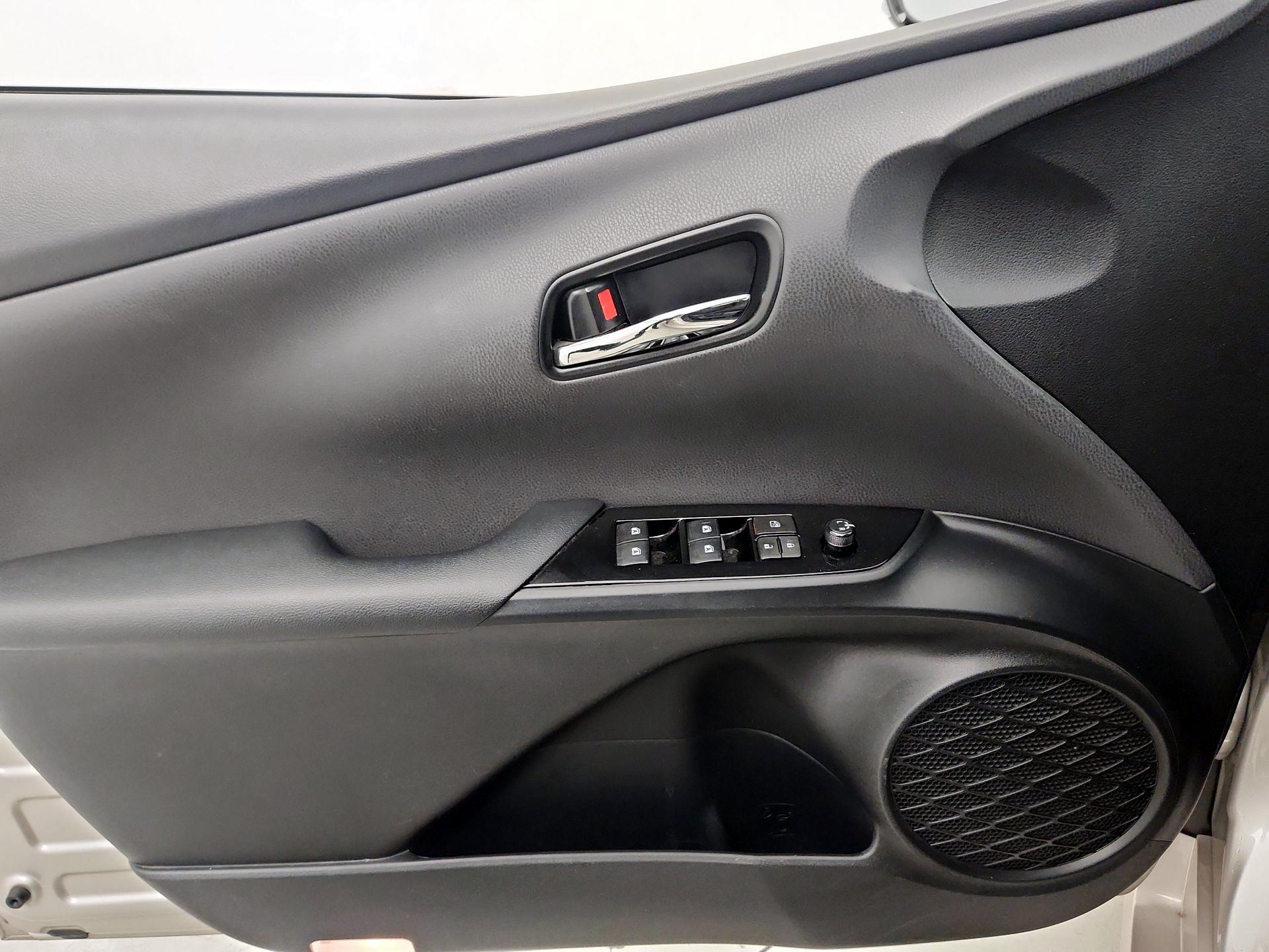 Thumbnail: 2017 Toyota Prius Prime - 12