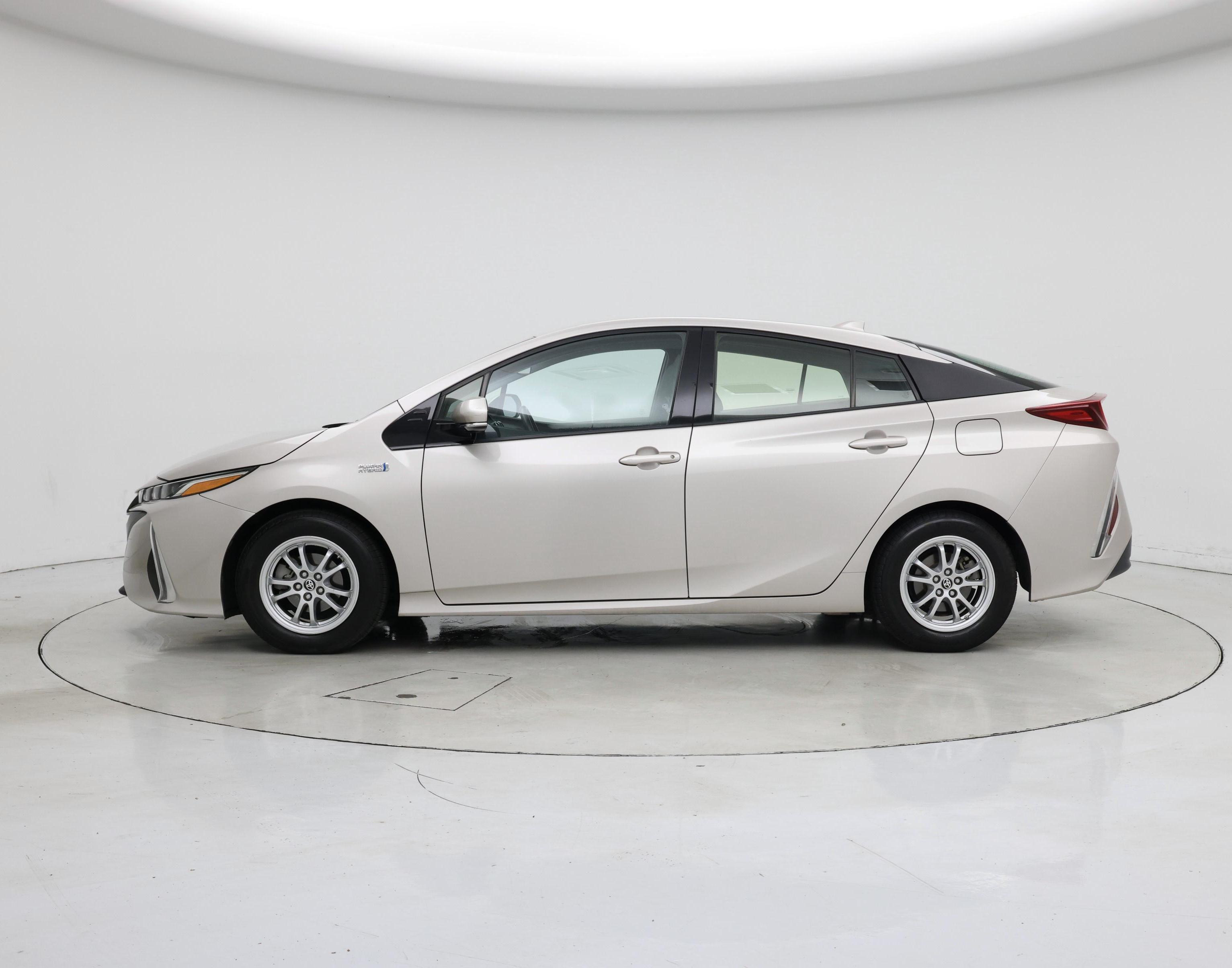 Thumbnail: 2017 Toyota Prius Prime - 3