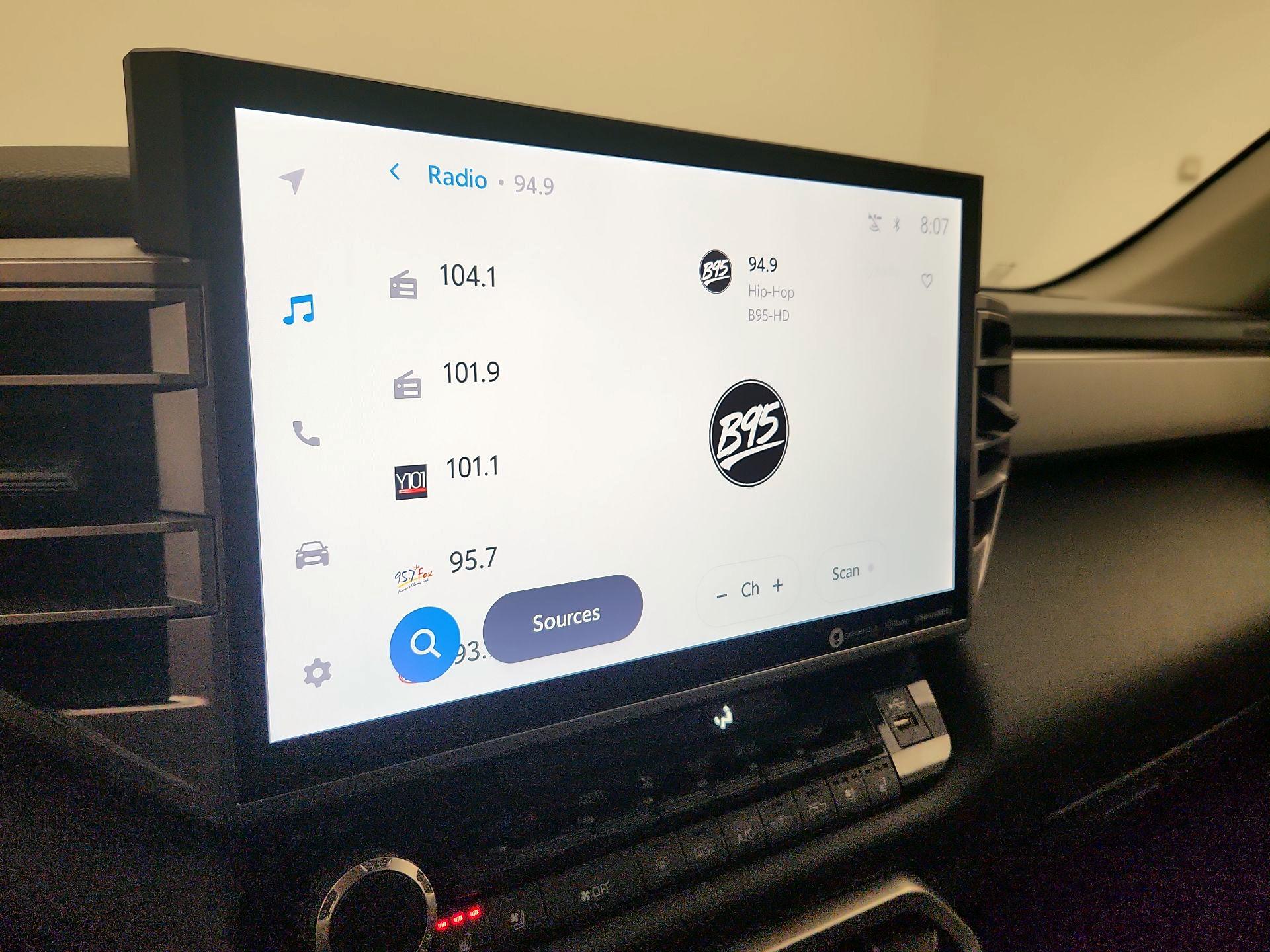 Thumbnail: 2023 Toyota Tundra - 15