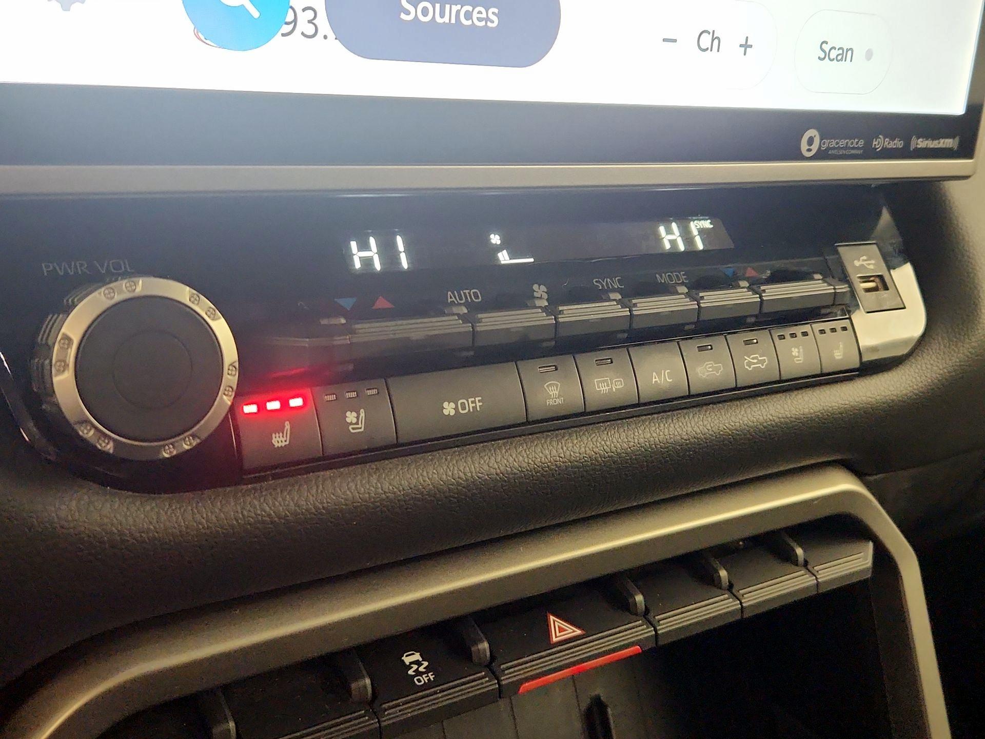 Thumbnail: 2023 Toyota Tundra - 16