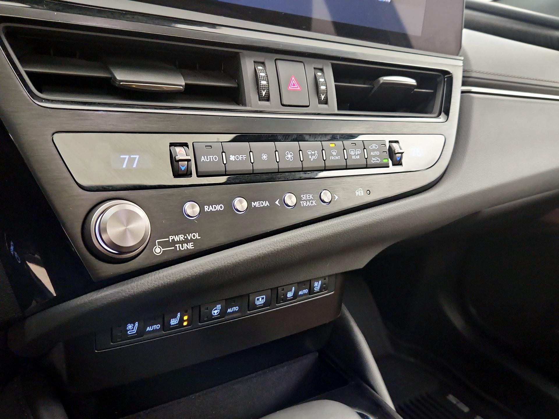 Thumbnail: 2024 Lexus ES - 16