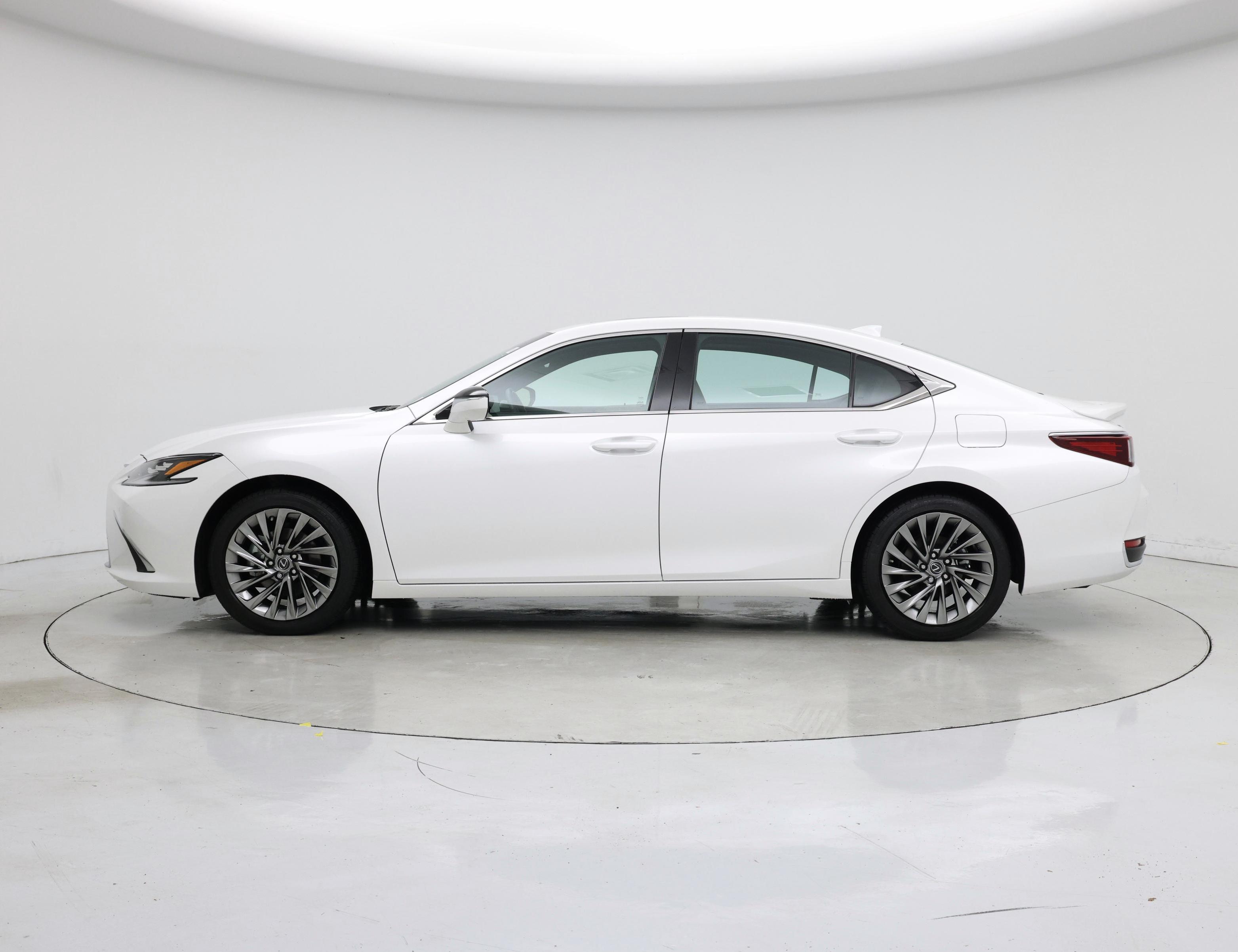 Thumbnail: 2024 Lexus ES - 3