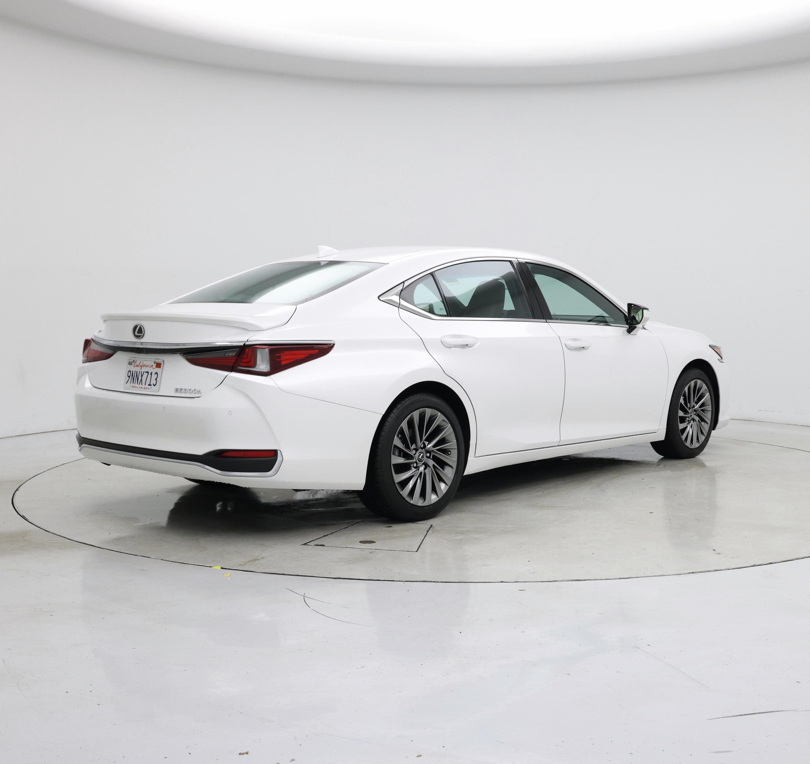 Thumbnail: 2024 Lexus ES - 8