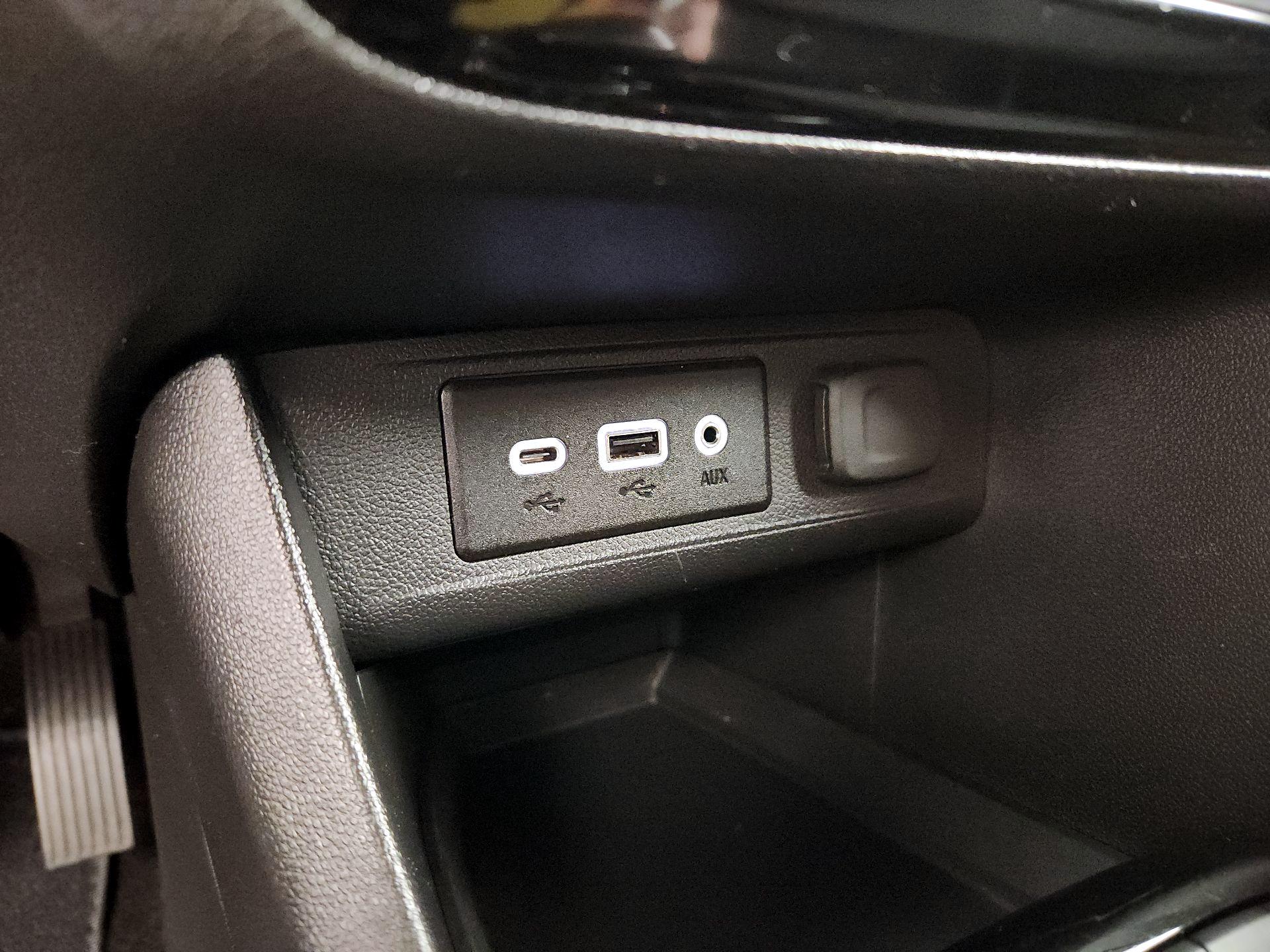 Thumbnail: 2021 Buick Encore GX - 18