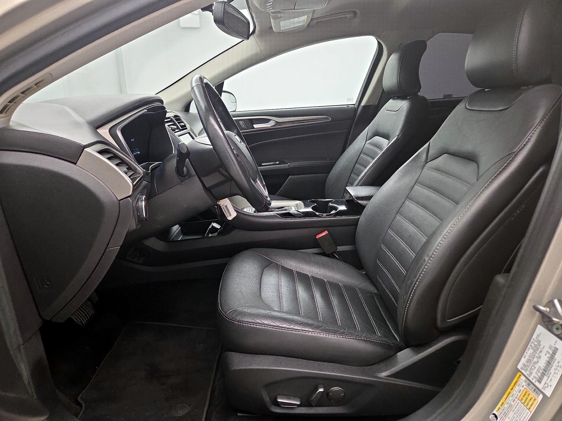 Thumbnail: 2016 Ford Fusion - 11