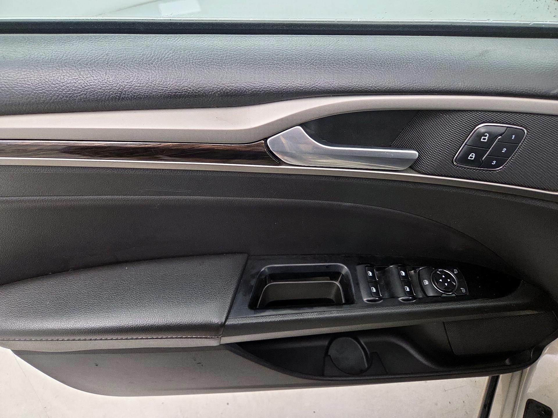 Thumbnail: 2016 Ford Fusion - 12