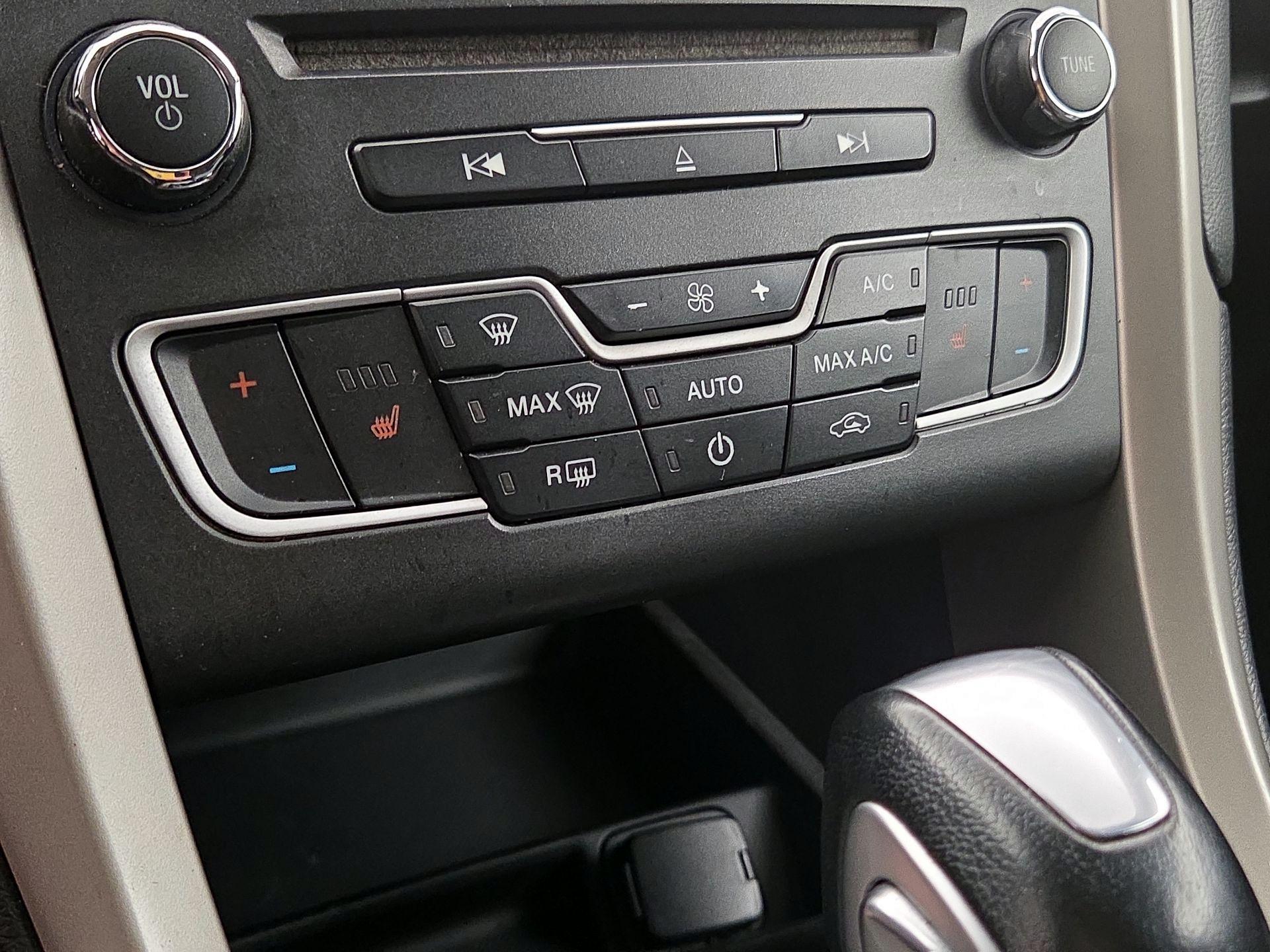 Thumbnail: 2016 Ford Fusion - 17