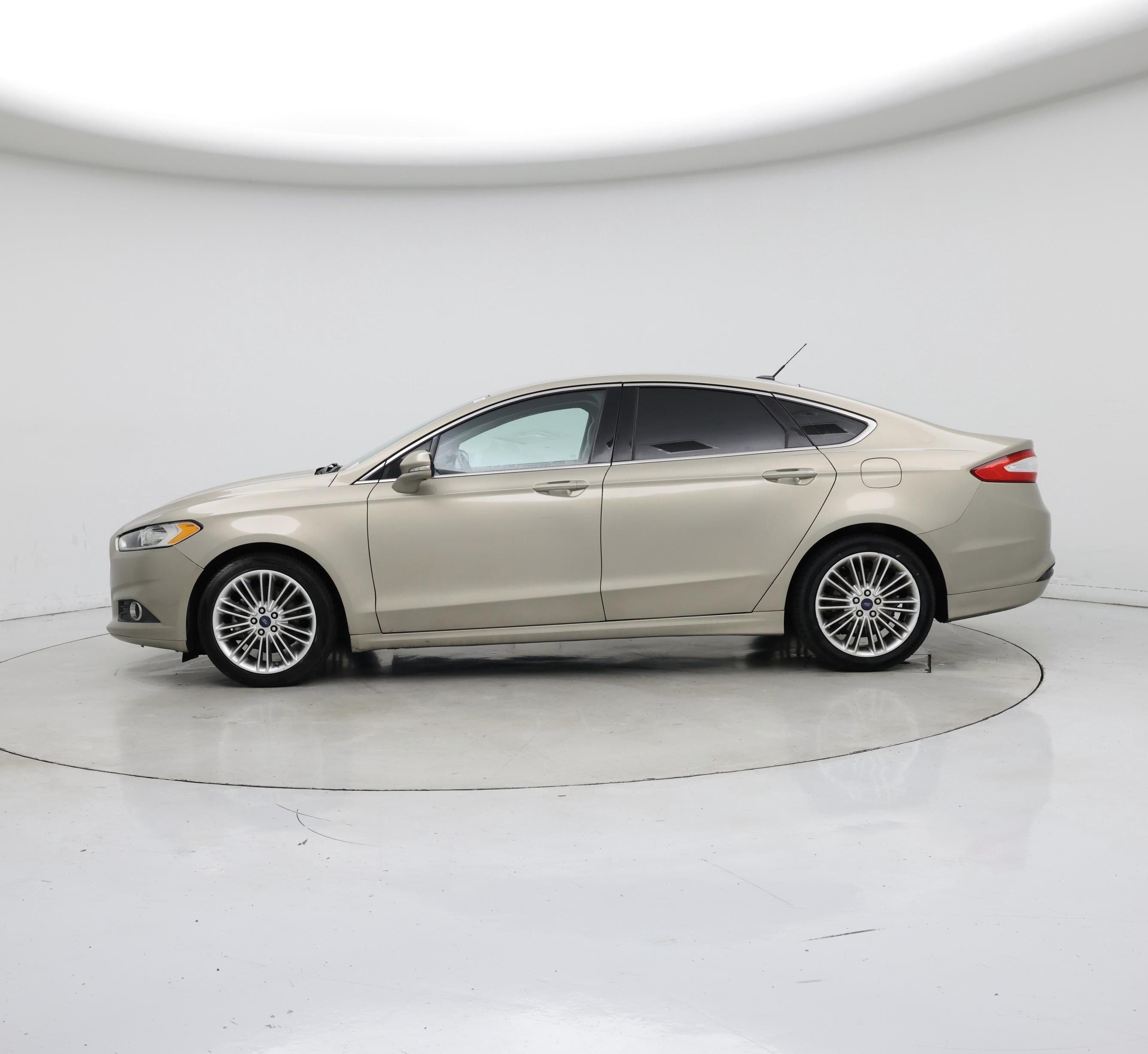 Thumbnail: 2016 Ford Fusion - 3