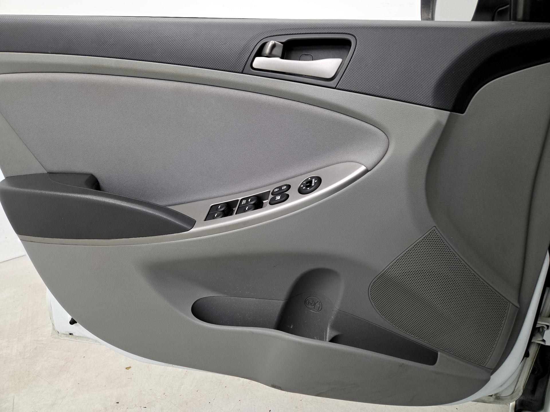 Thumbnail: 2016 Hyundai Accent - 12