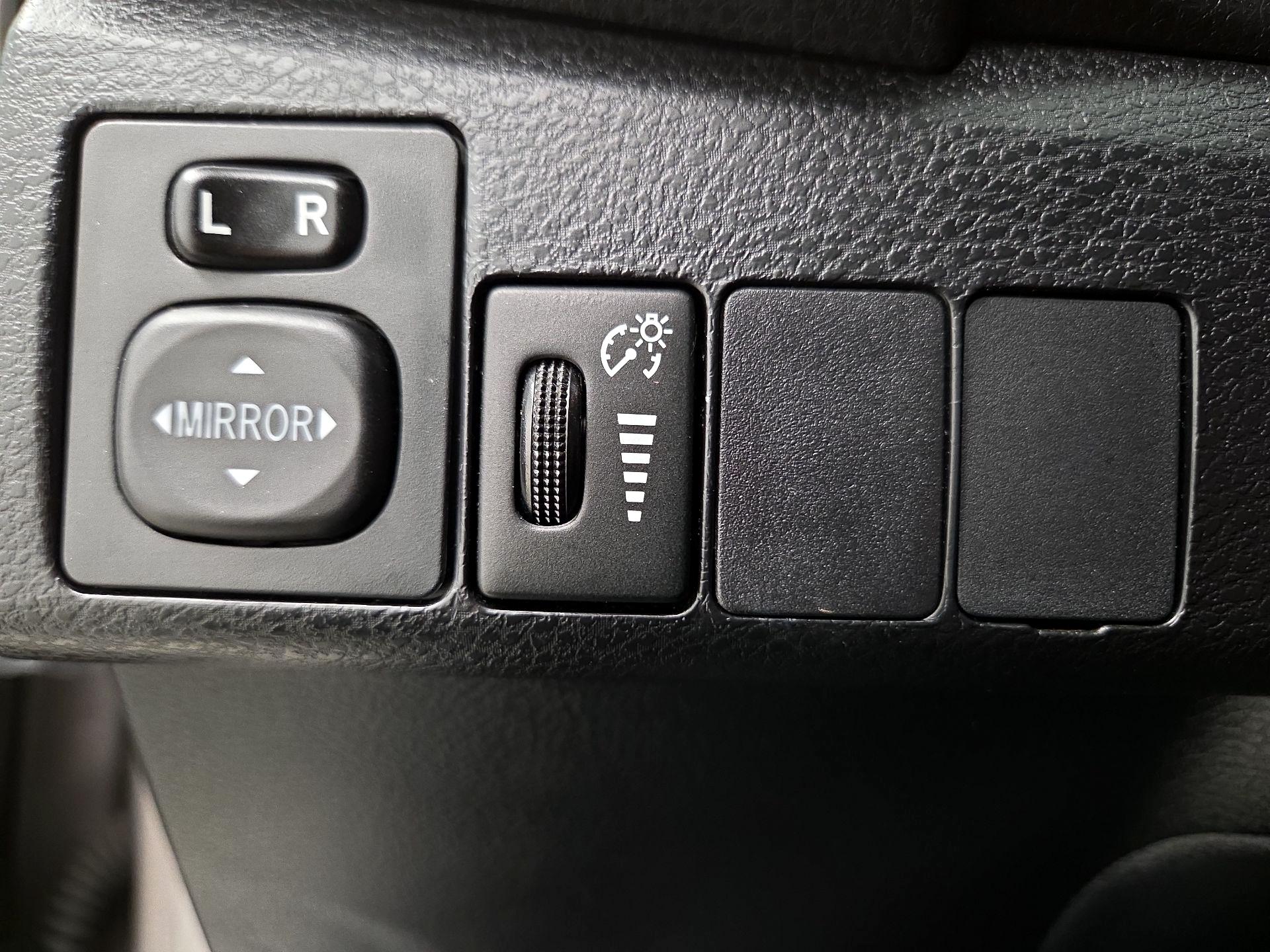 Thumbnail: 2014 Toyota Corolla - 13