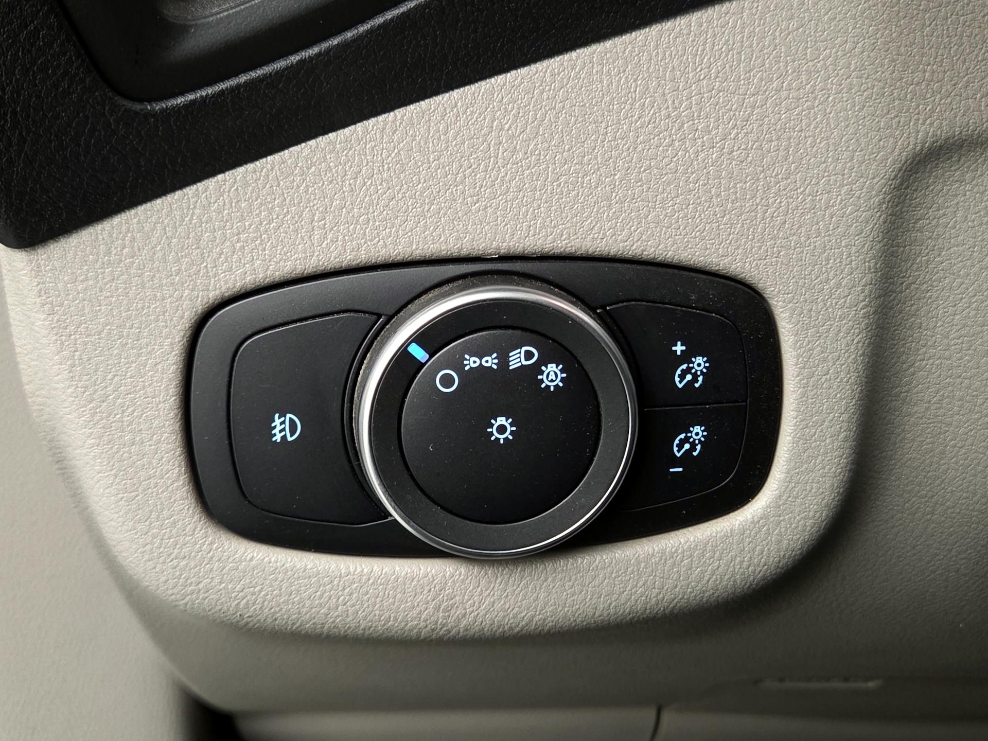 Thumbnail: 2019 Ford Transit Series - 13