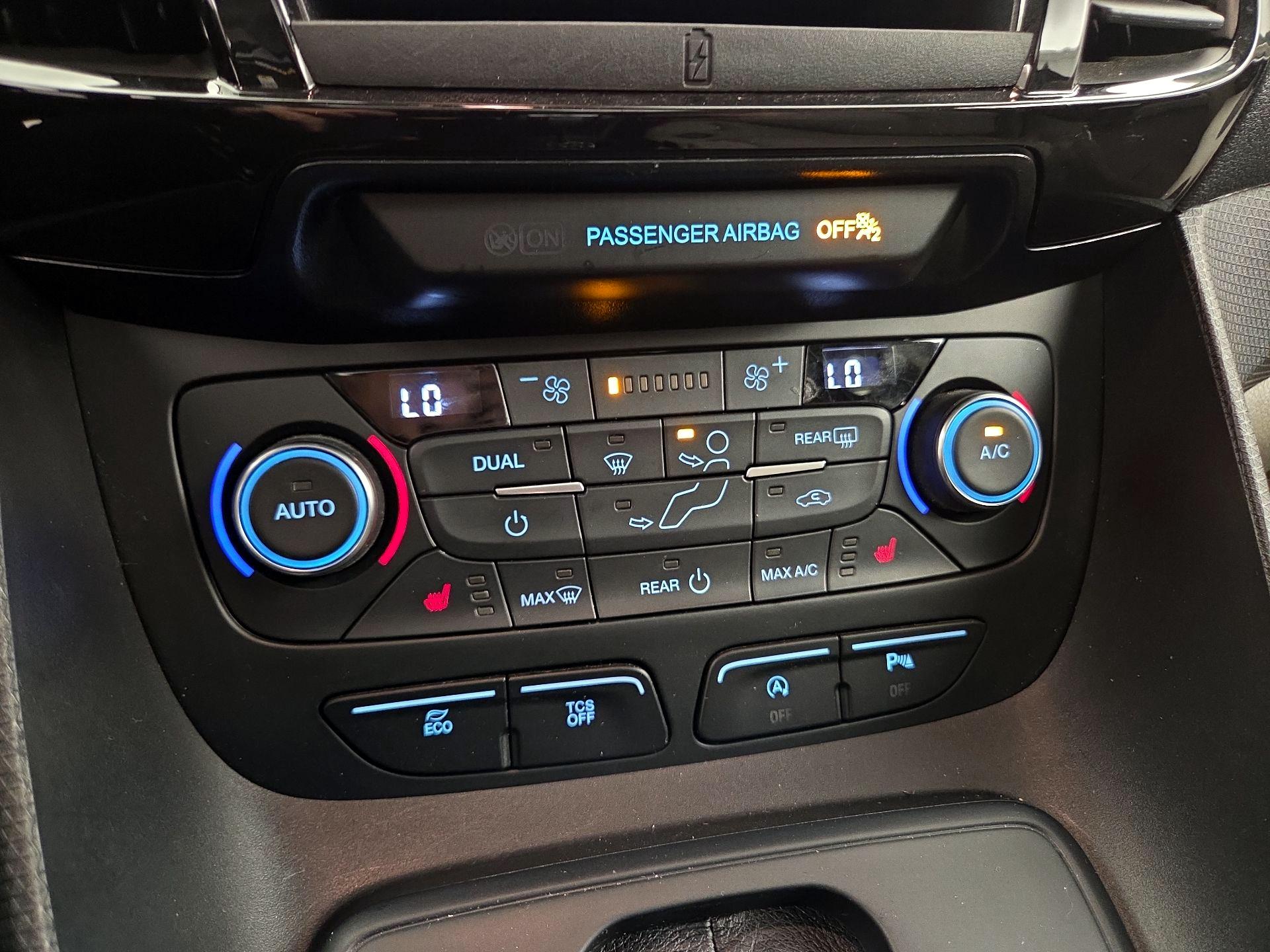 Thumbnail: 2019 Ford Transit Series - 17