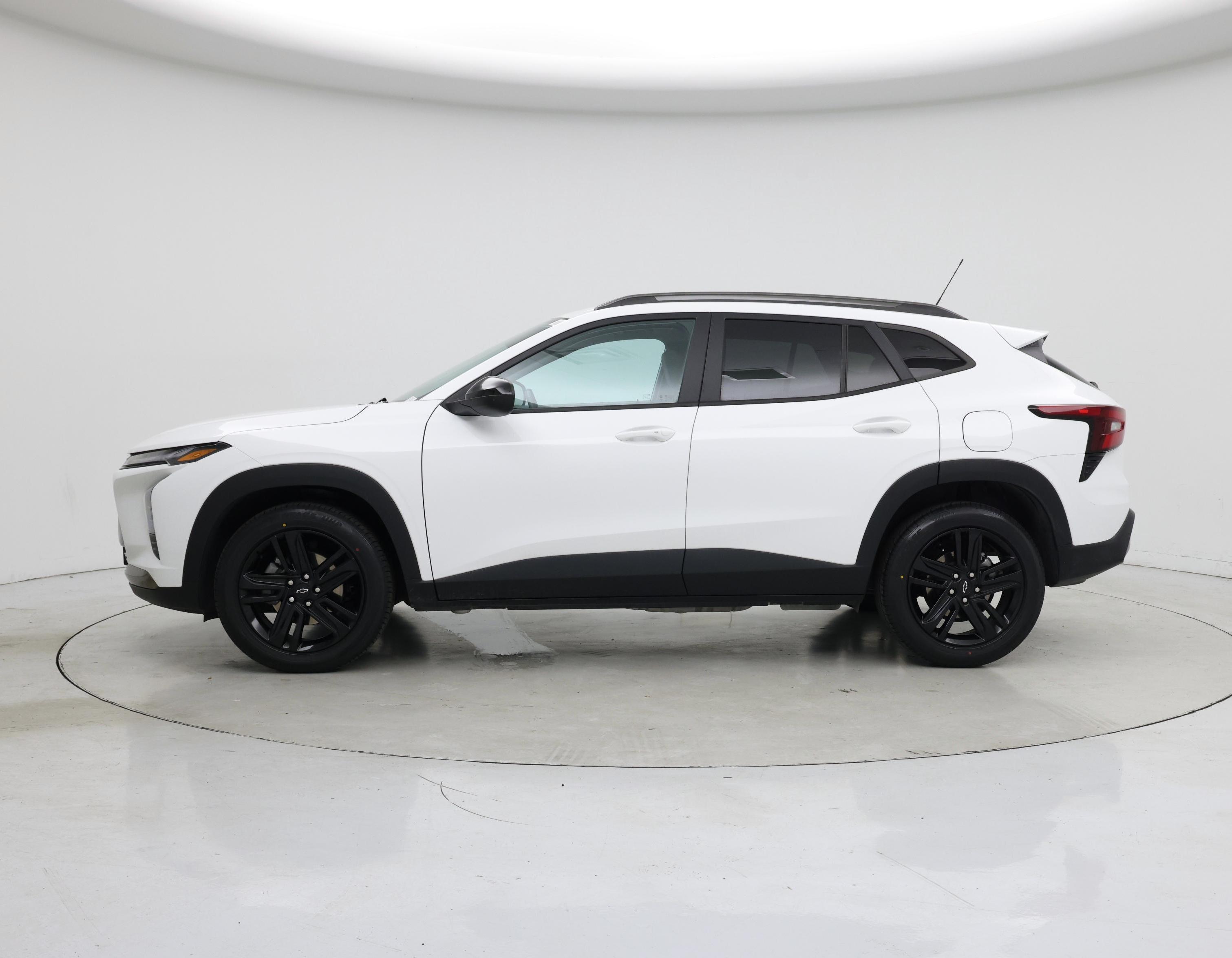 Thumbnail: 2024 Chevrolet Trax - 3