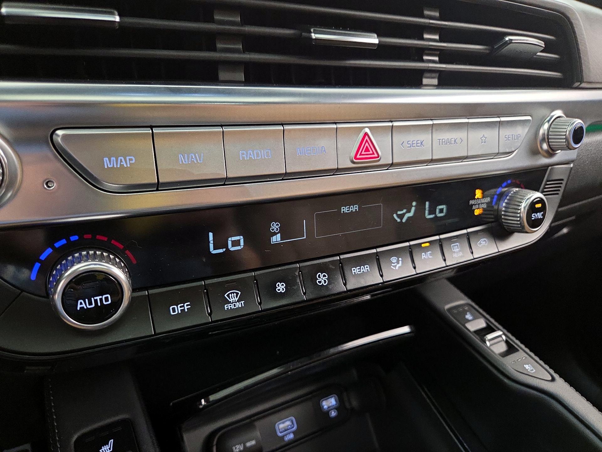 Thumbnail: 2021 Kia Telluride - 16