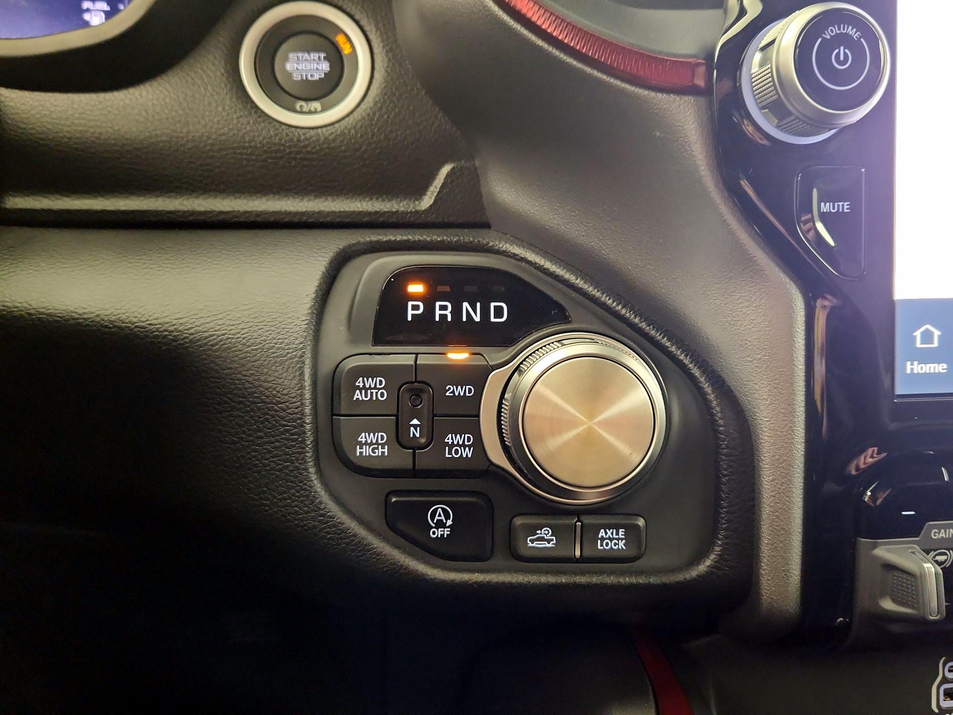 Thumbnail: 2025 RAM 1500 - 18