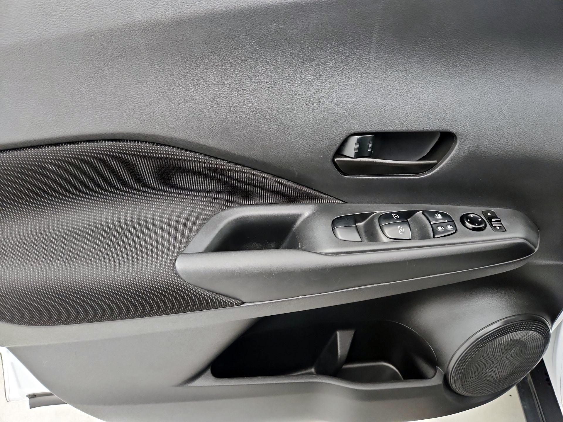 Thumbnail: 2021 Nissan Kicks - 12