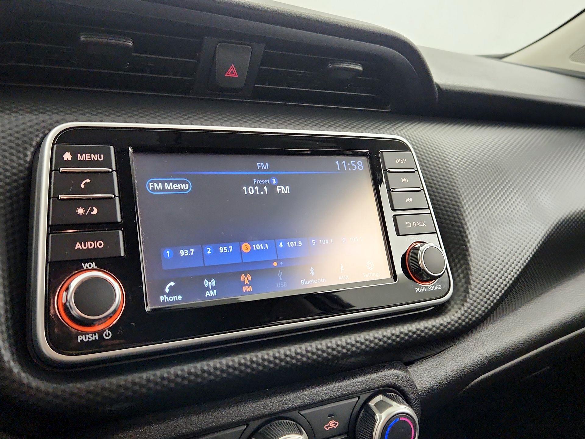 Thumbnail: 2021 Nissan Kicks - 15