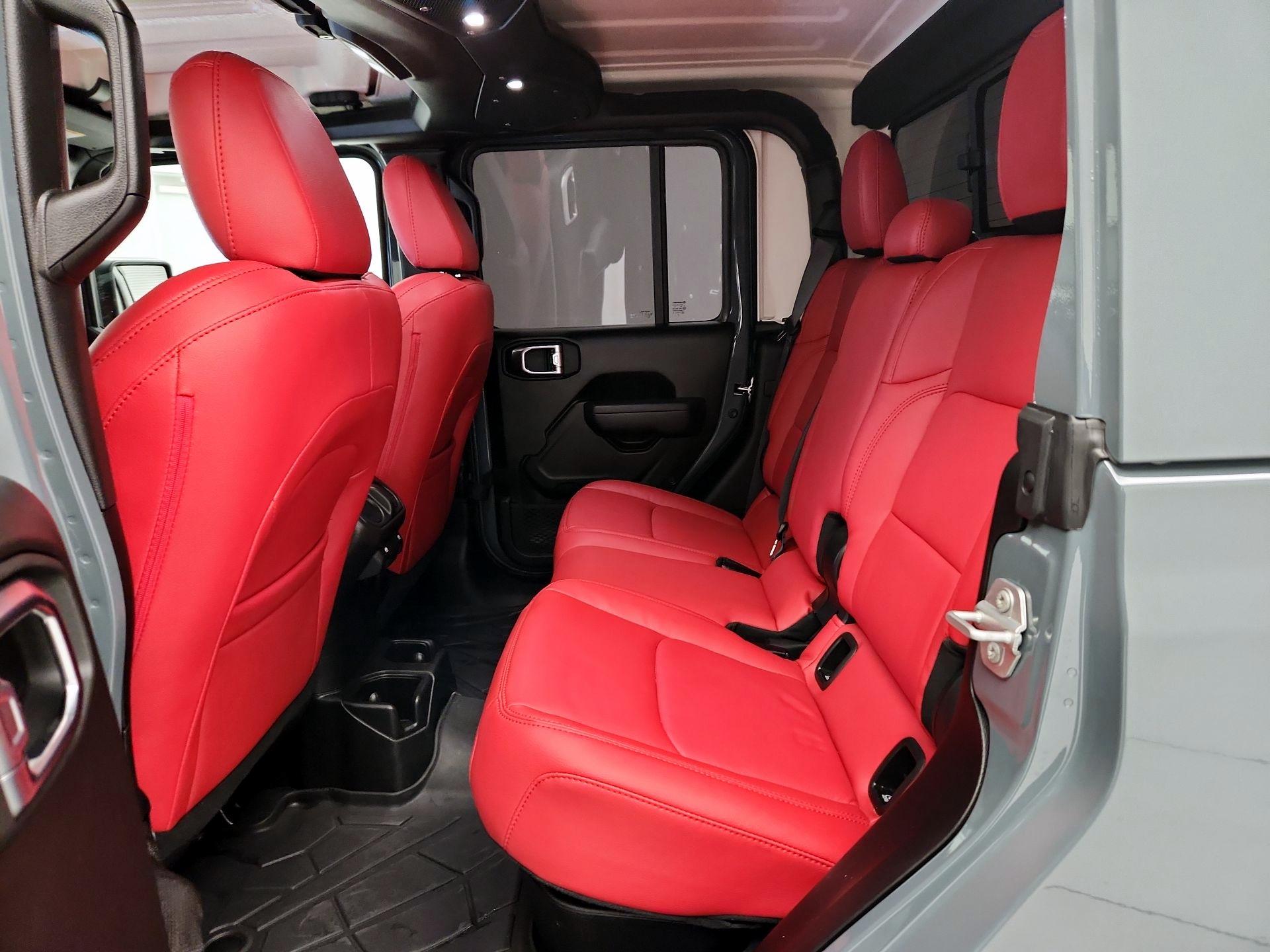 Thumbnail: 2025 Jeep Gladiator - 18