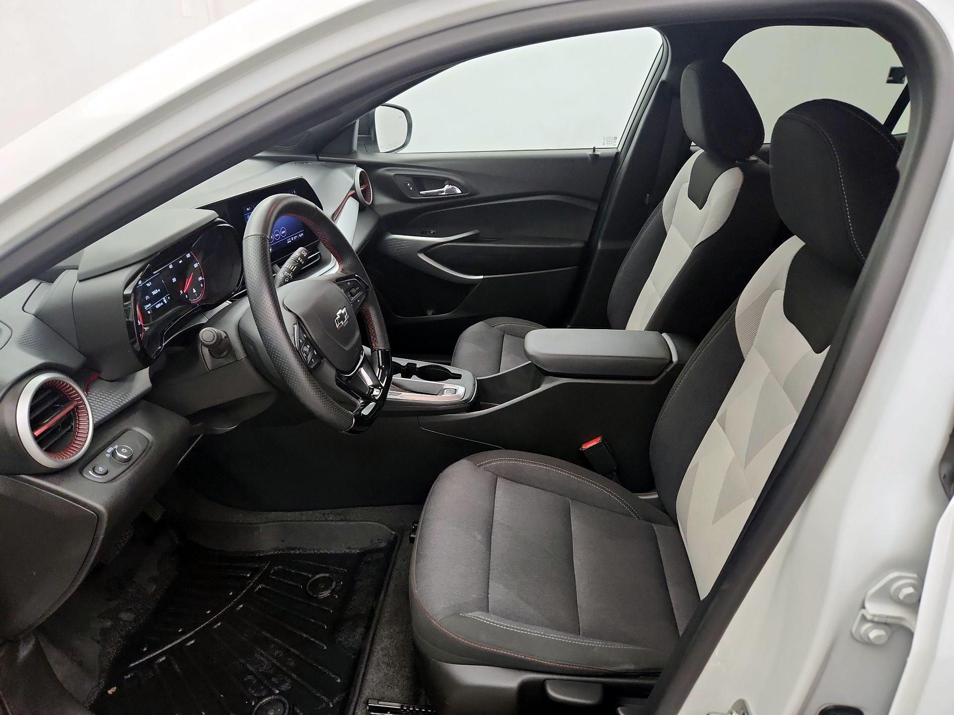 Thumbnail: 2025 Chevrolet Trax - 11