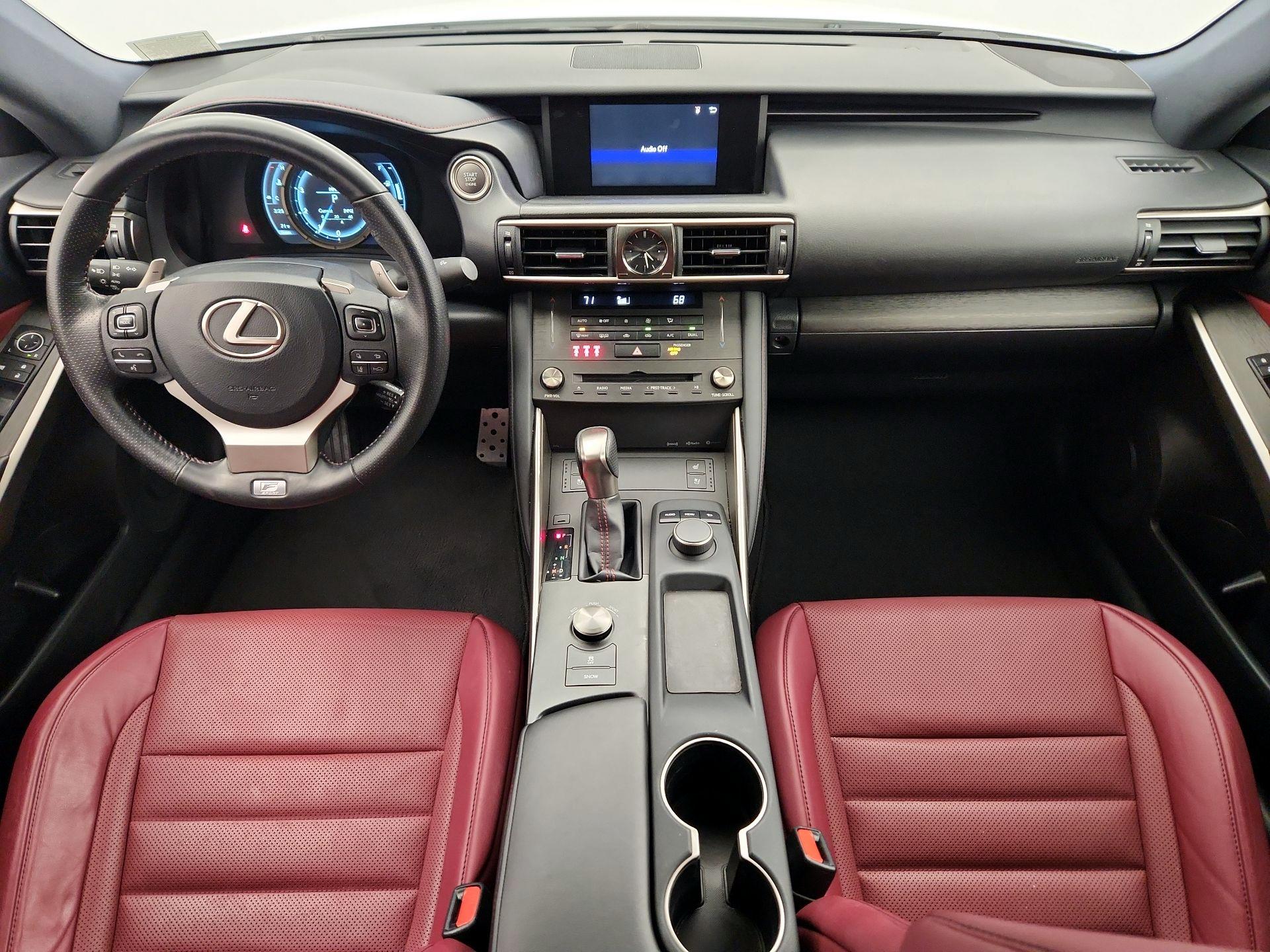 Thumbnail: 2019 Lexus IS - 9