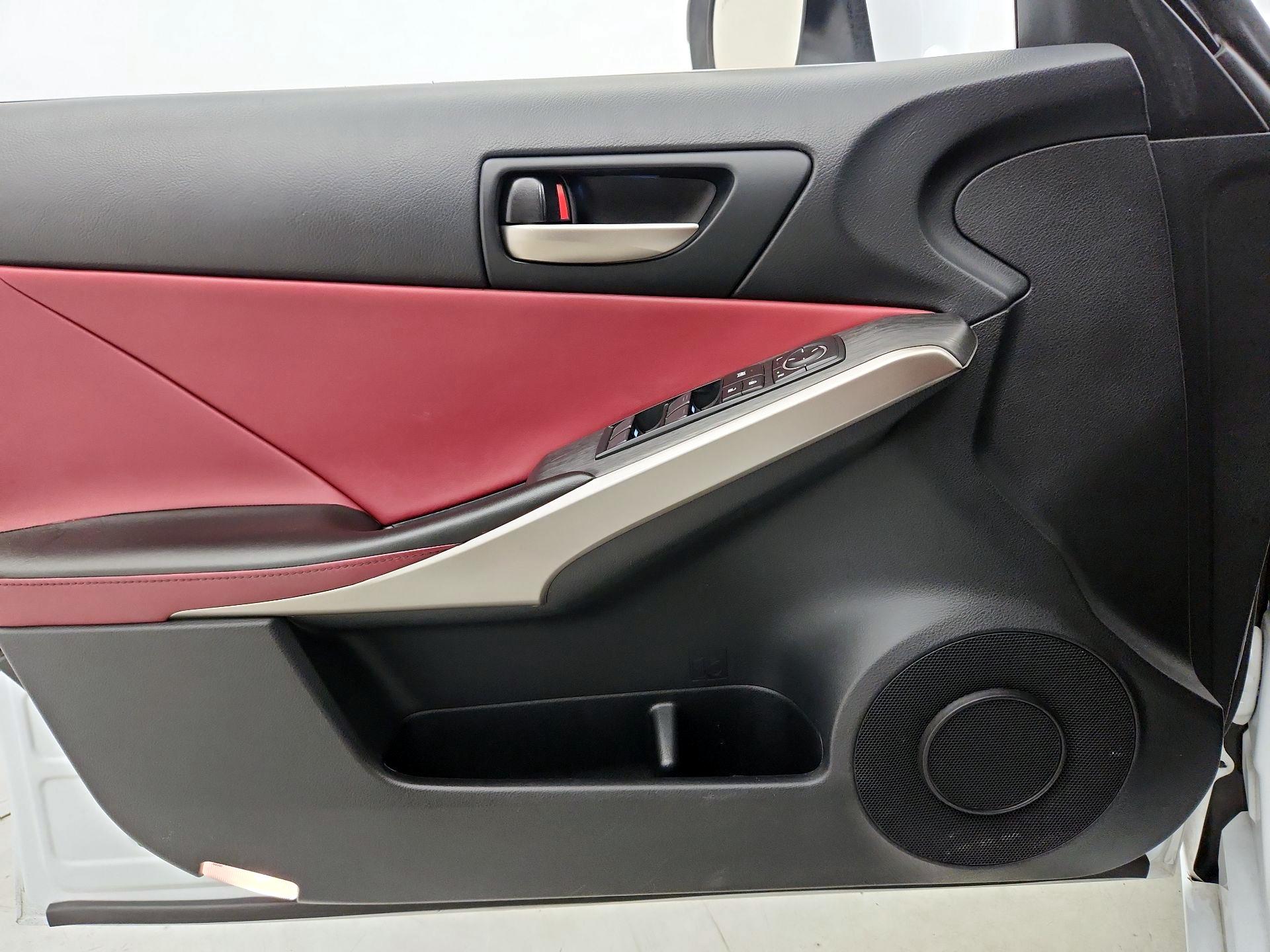 Thumbnail: 2019 Lexus IS - 12