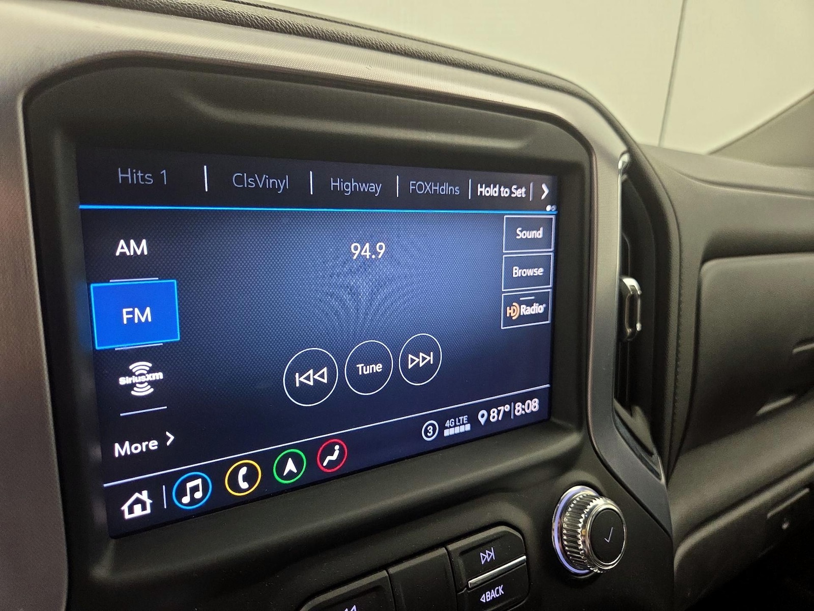 2021 GMC Sierra 1500 SLT - Photo 17