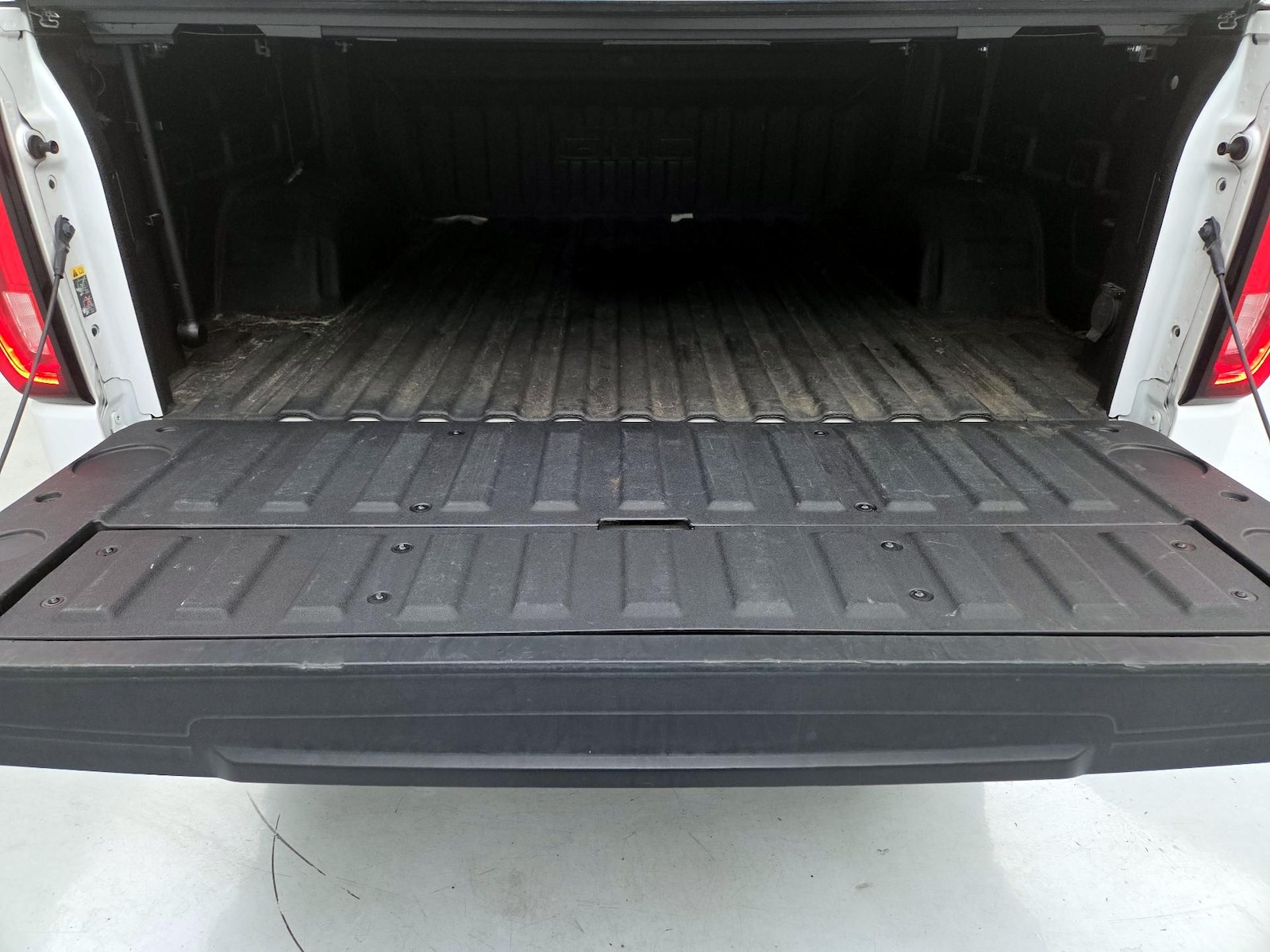 2021 GMC Sierra 1500 SLT - Photo 22