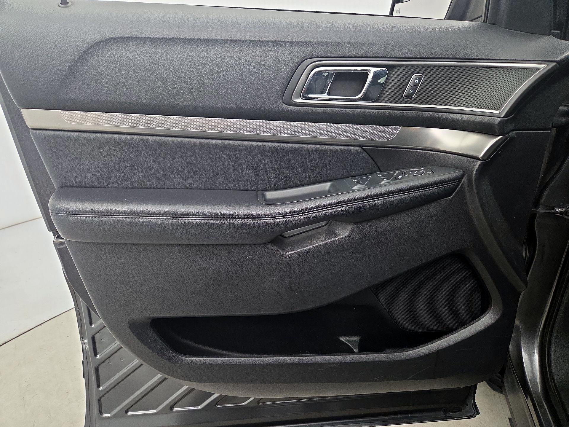 Thumbnail: 2018 Ford Explorer - 12