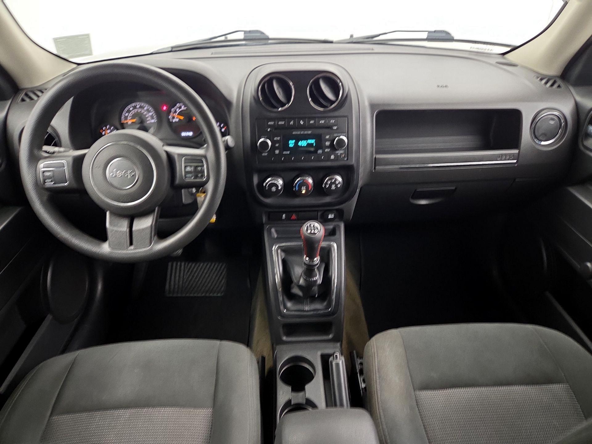 Thumbnail: 2016 Jeep Patriot - 9