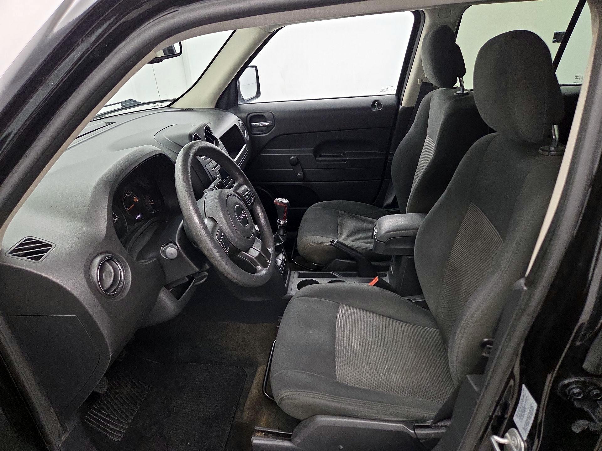 Thumbnail: 2016 Jeep Patriot - 11