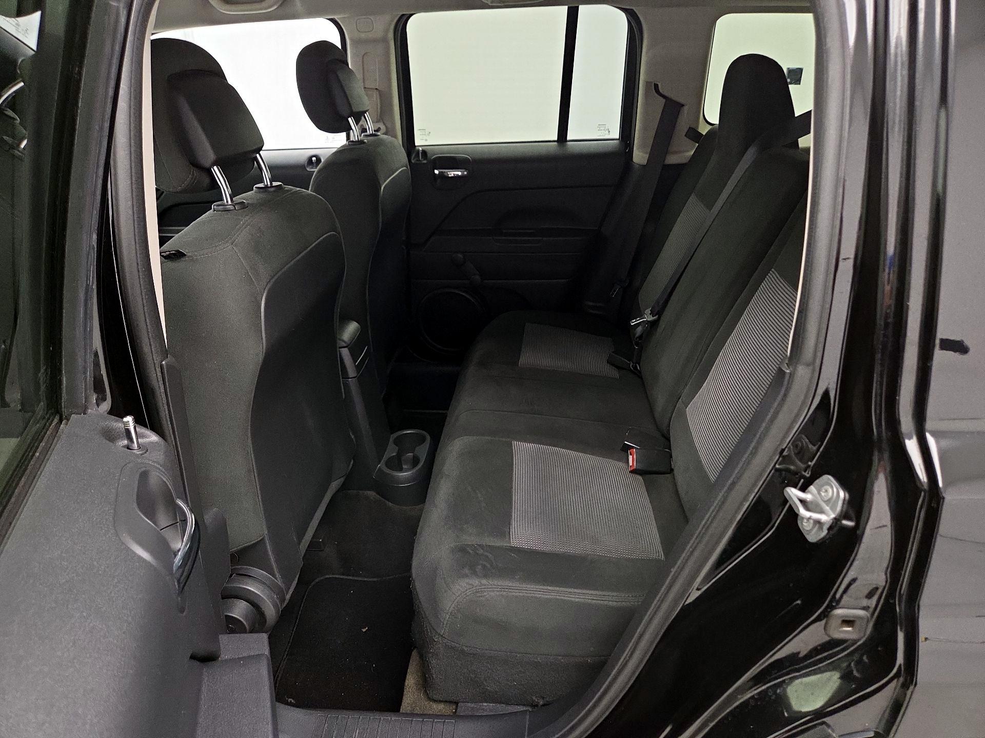 Thumbnail: 2016 Jeep Patriot - 16