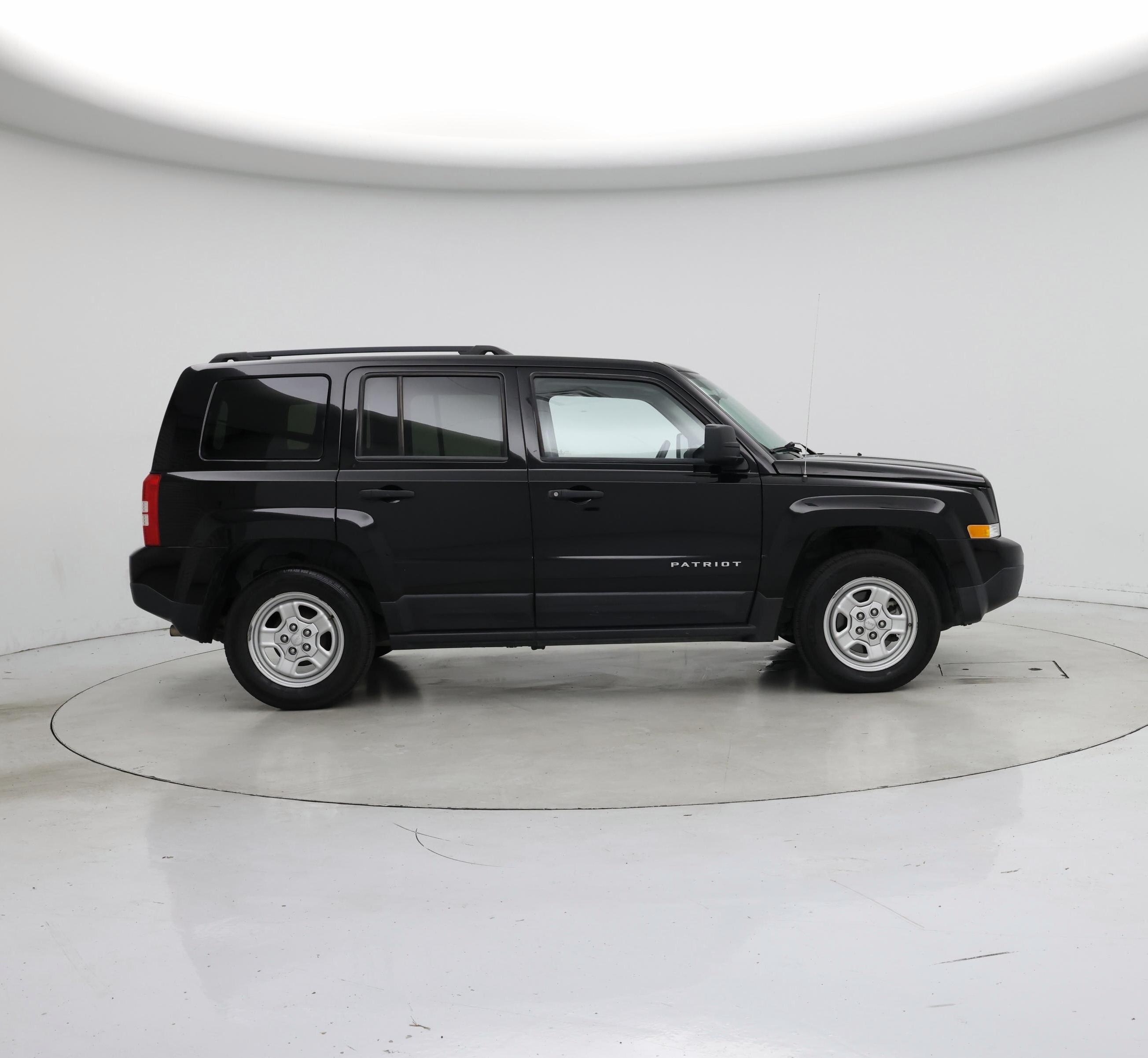Thumbnail: 2016 Jeep Patriot - 7