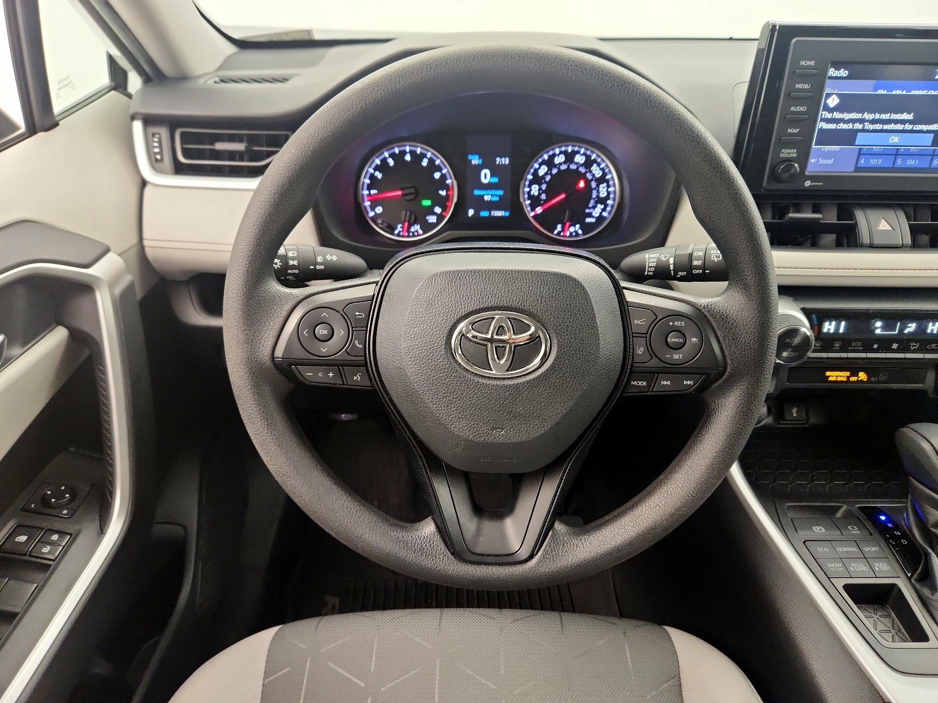 Thumbnail: 2020 Toyota RAV4 - 10