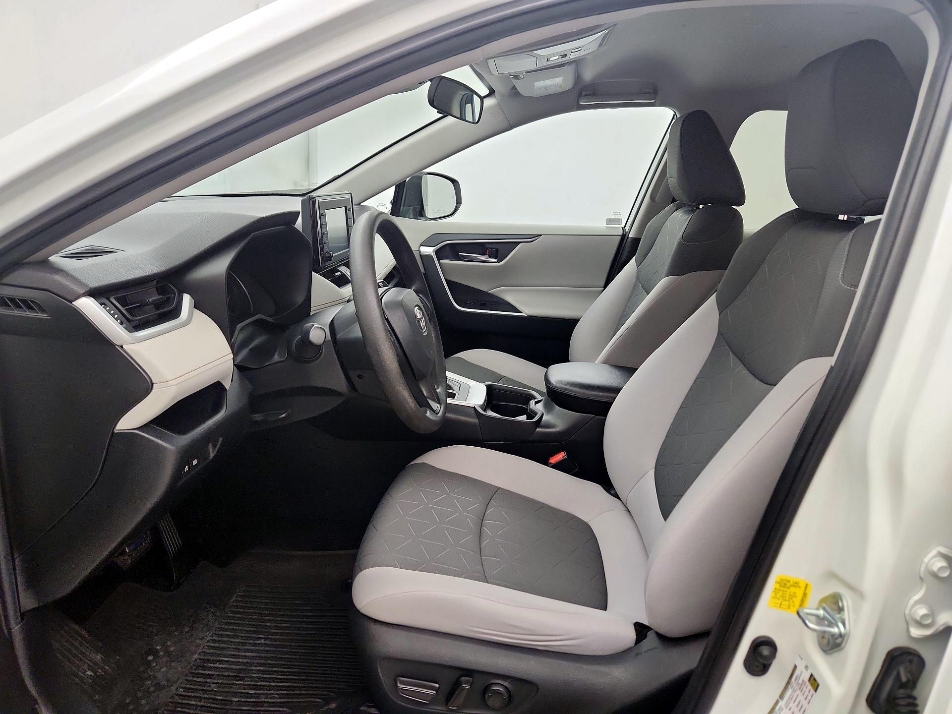 Thumbnail: 2020 Toyota RAV4 - 11