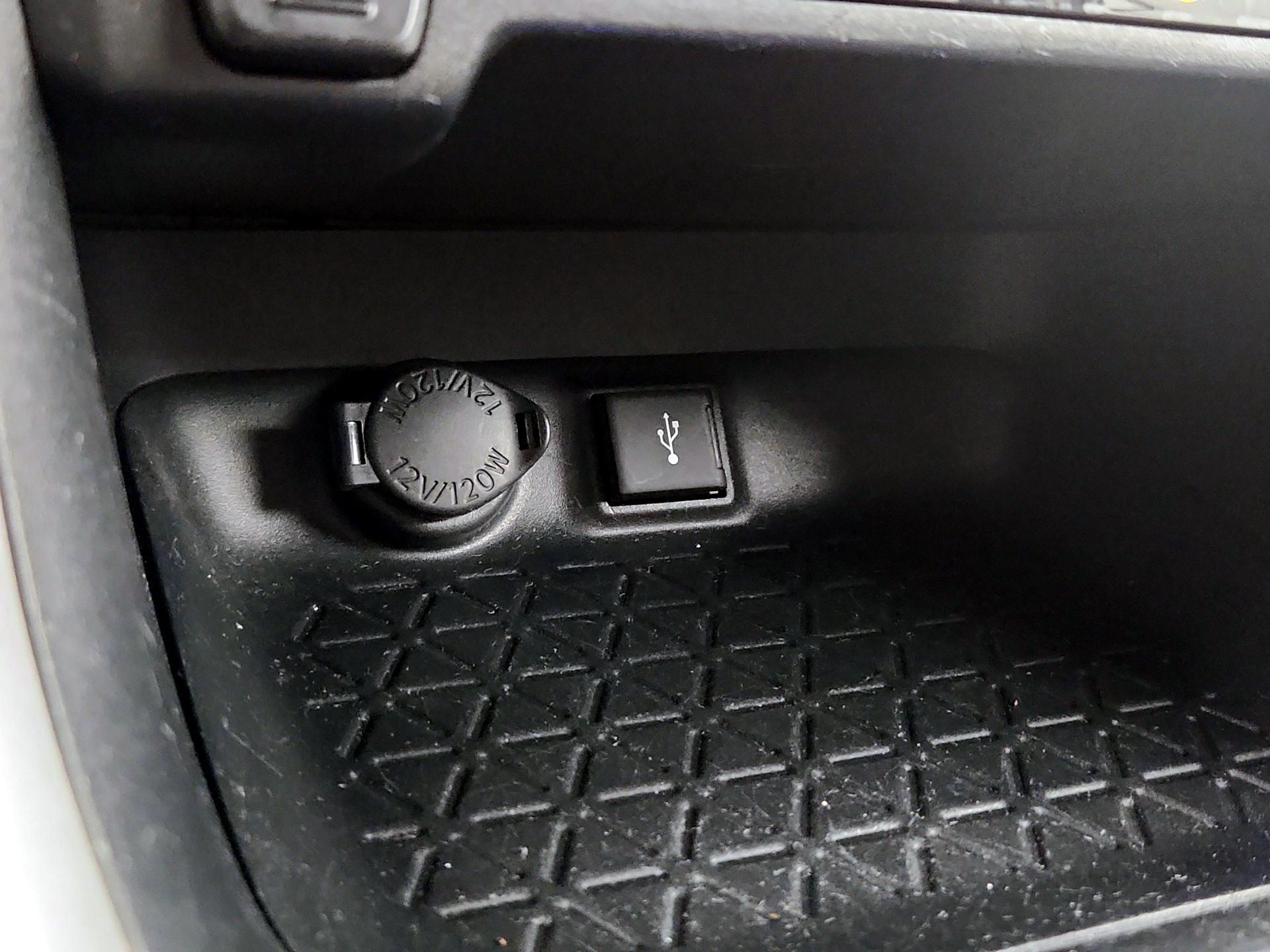 Thumbnail: 2020 Toyota RAV4 - 18