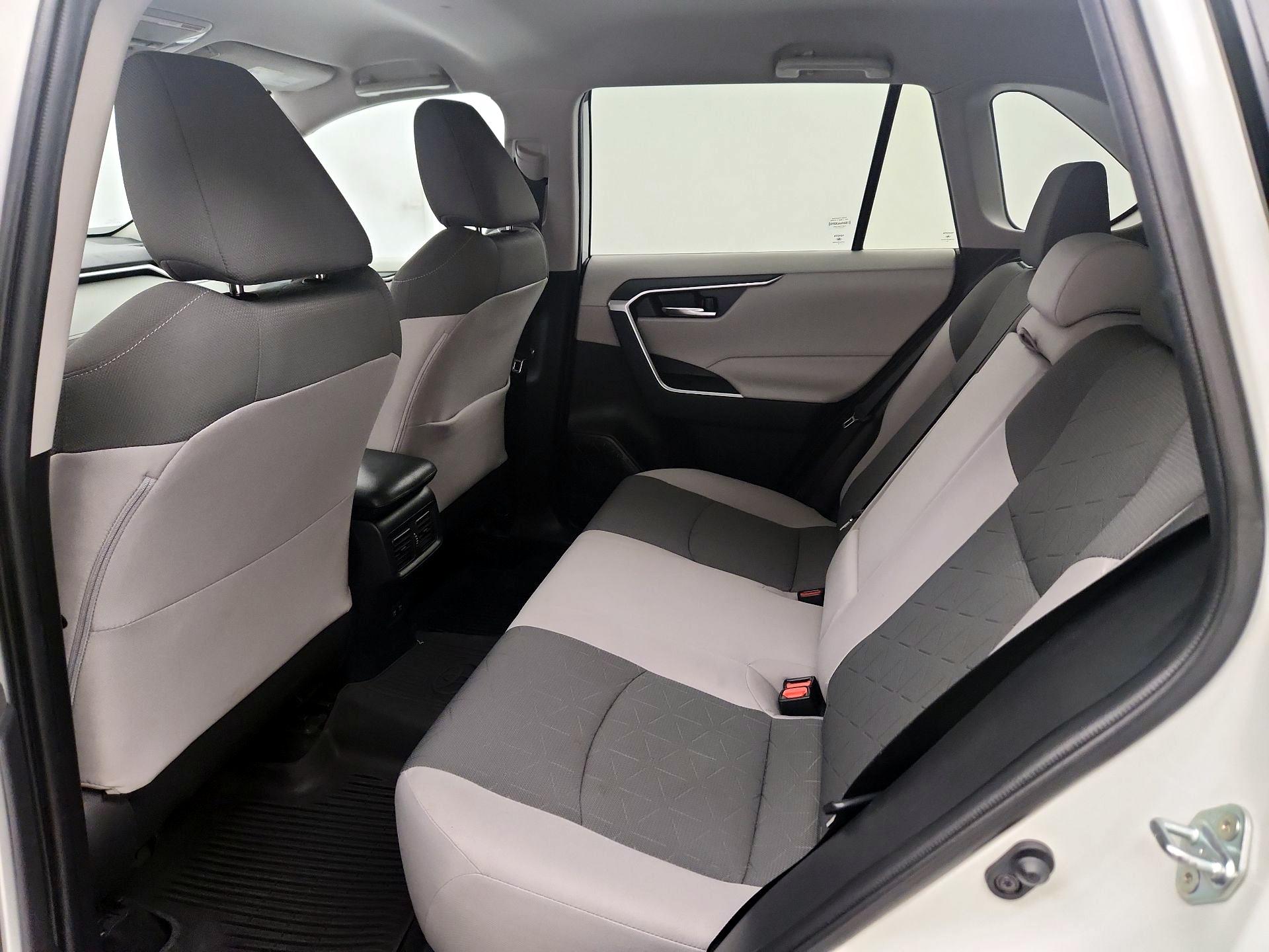 Thumbnail: 2020 Toyota RAV4 - 19