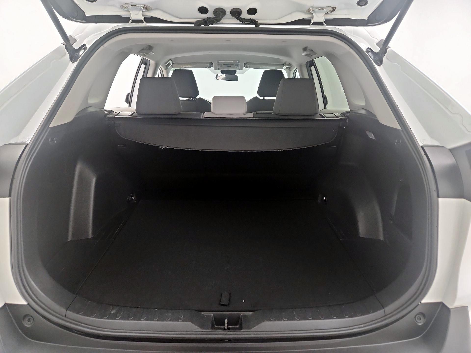 Thumbnail: 2020 Toyota RAV4 - 20