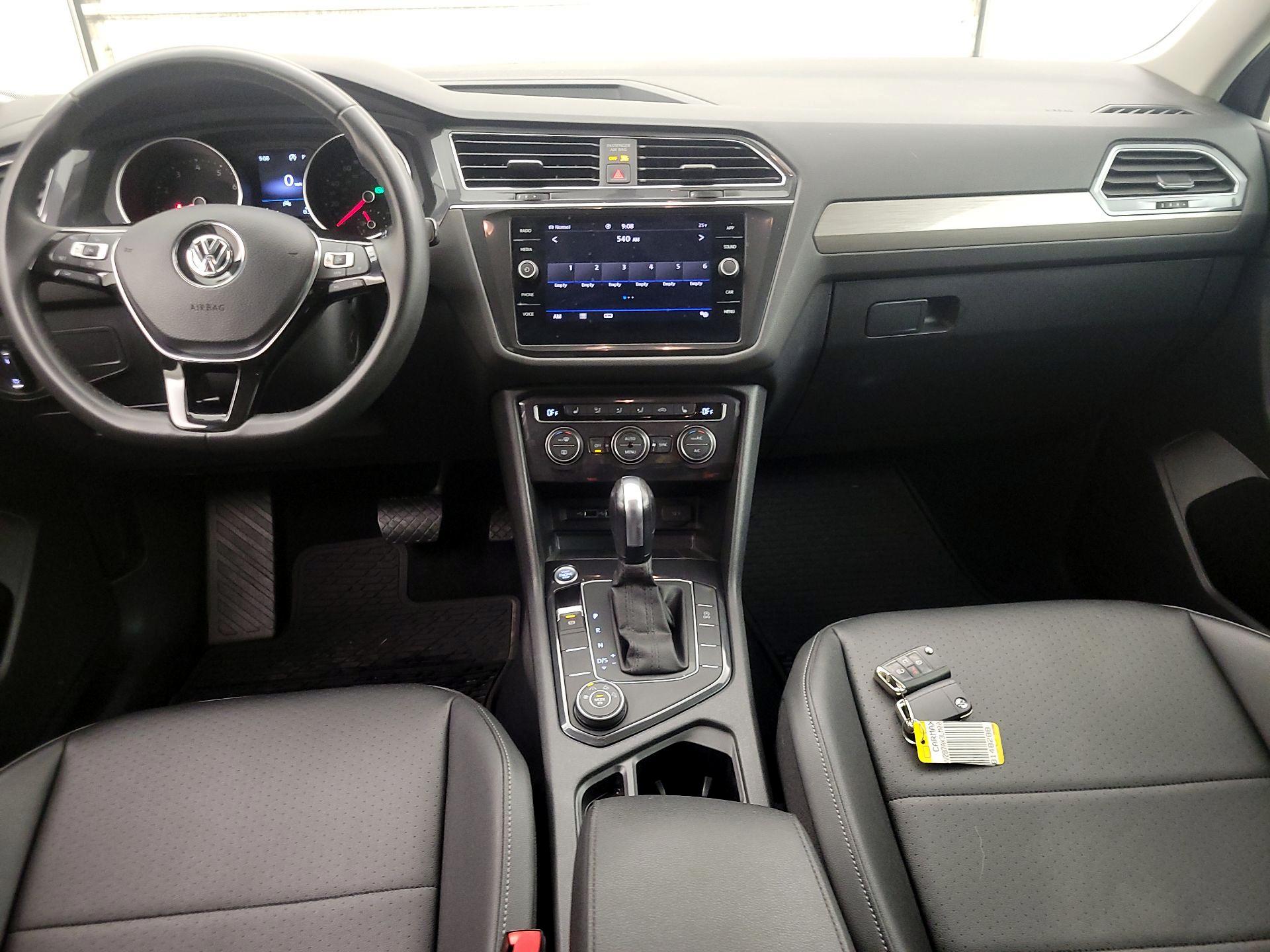 Thumbnail: 2020 Volkswagen Tiguan - 9