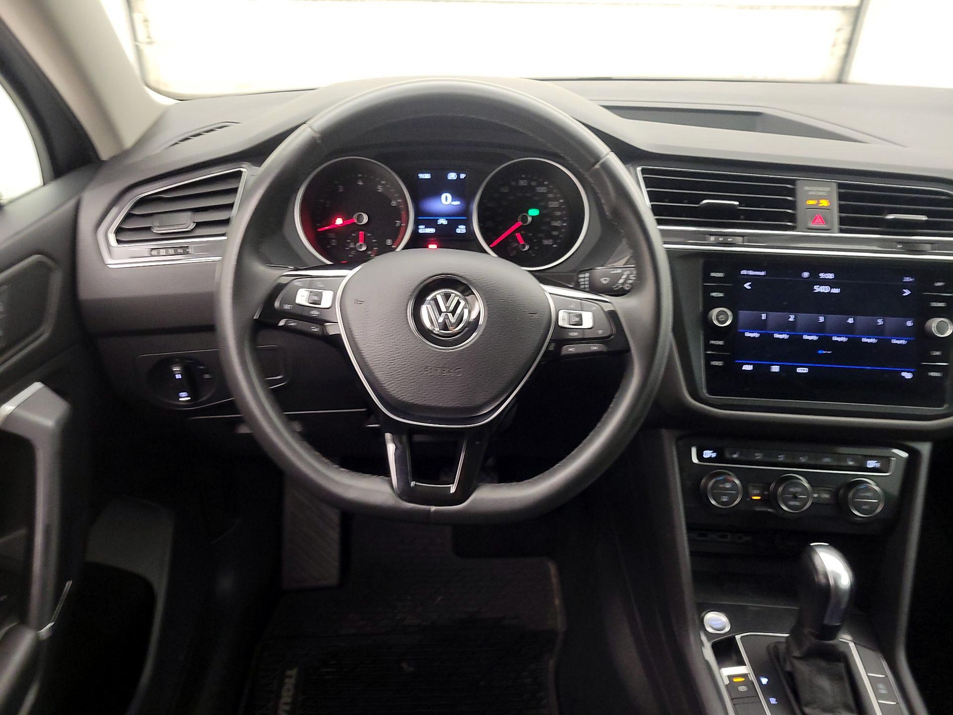 Thumbnail: 2020 Volkswagen Tiguan - 10