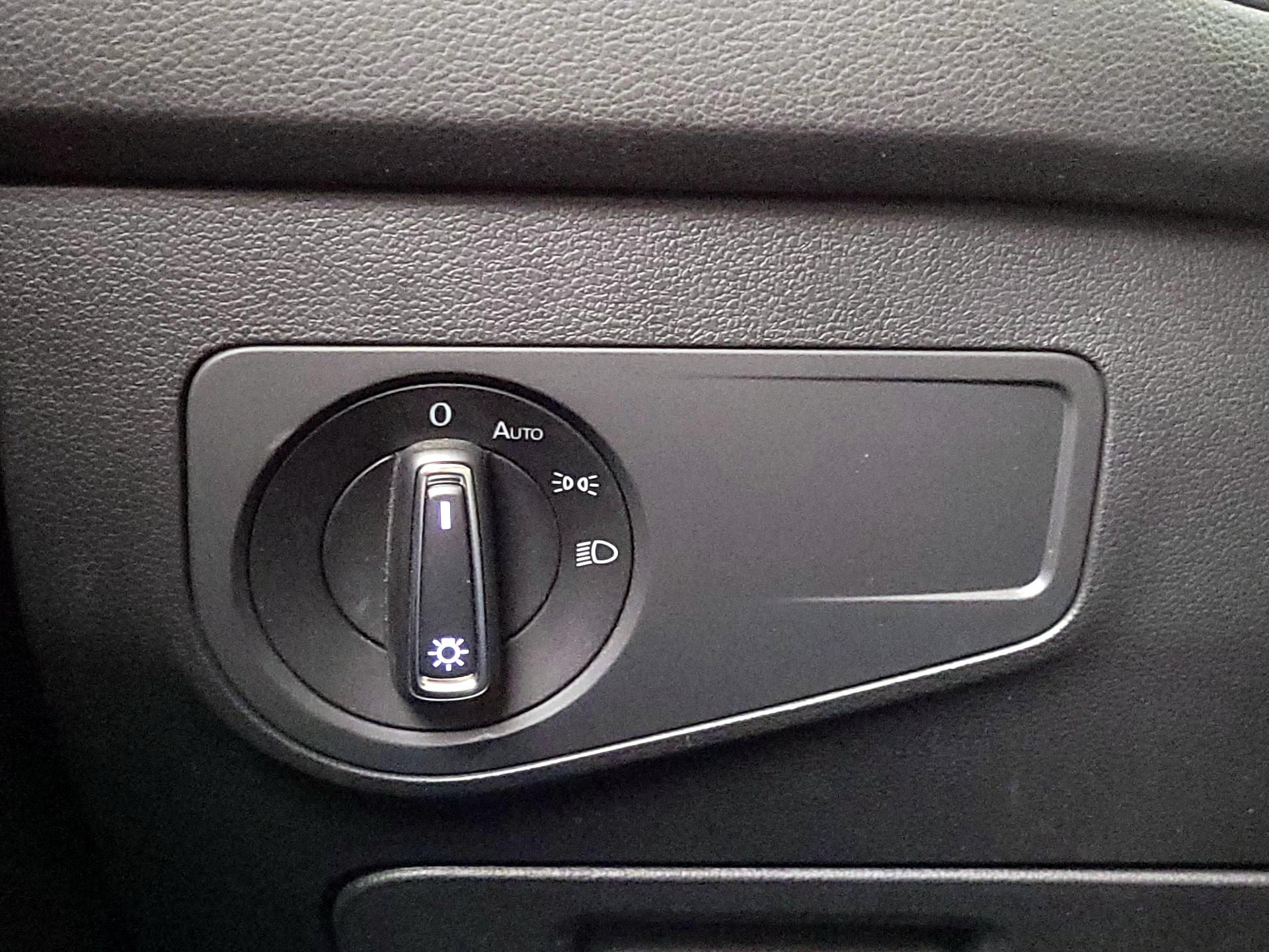 Thumbnail: 2020 Volkswagen Tiguan - 13